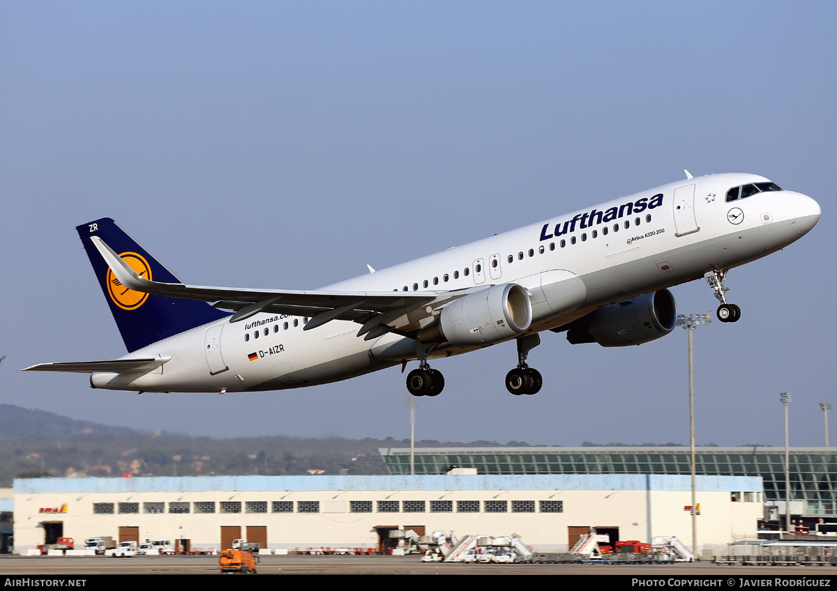 Aircraft Photo of D-AIZR | Airbus A320-214 | Lufthansa | AirHistory.net #708841