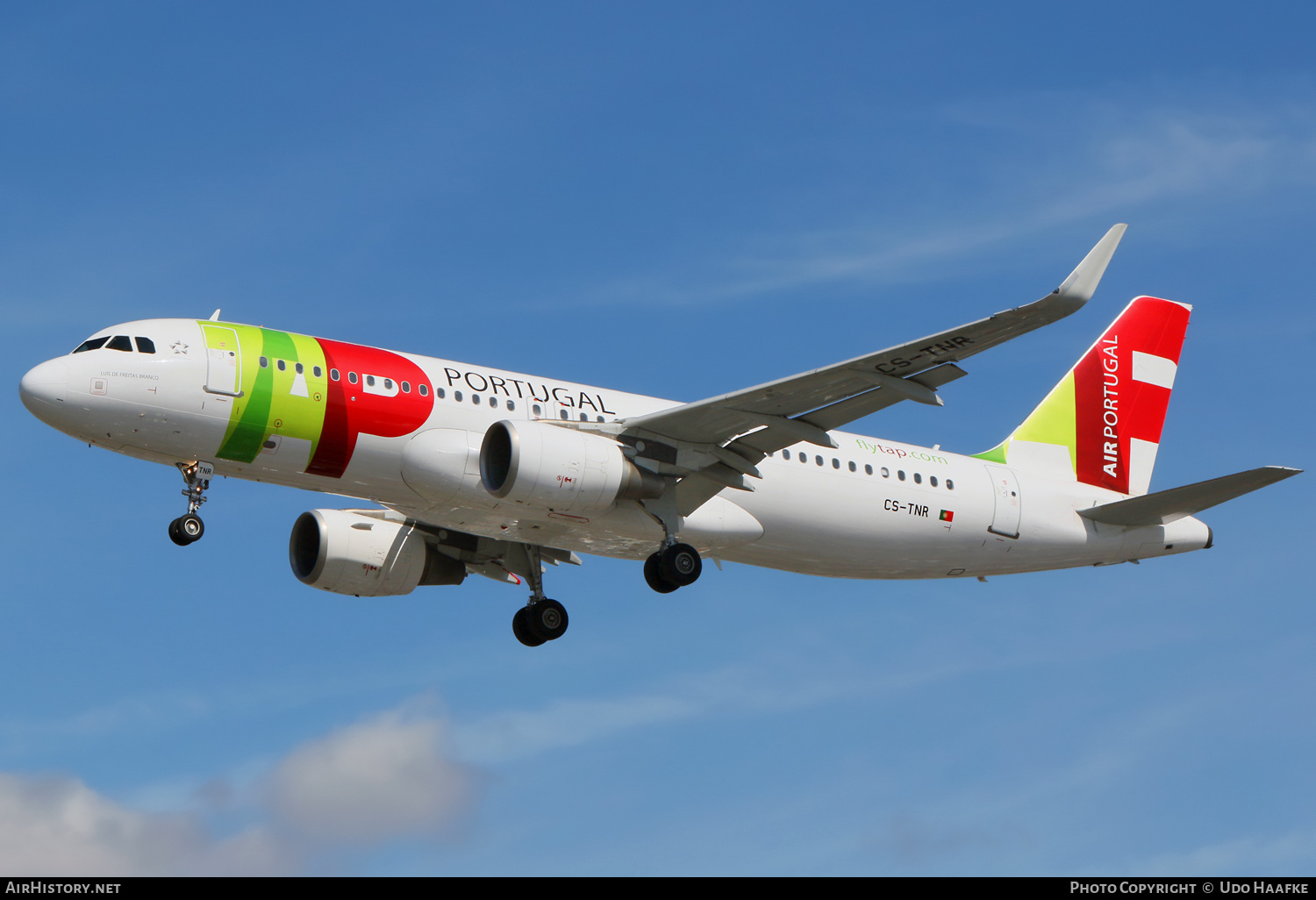 Aircraft Photo of CS-TNR | Airbus A320-214 | TAP Air Portugal | AirHistory.net #708920