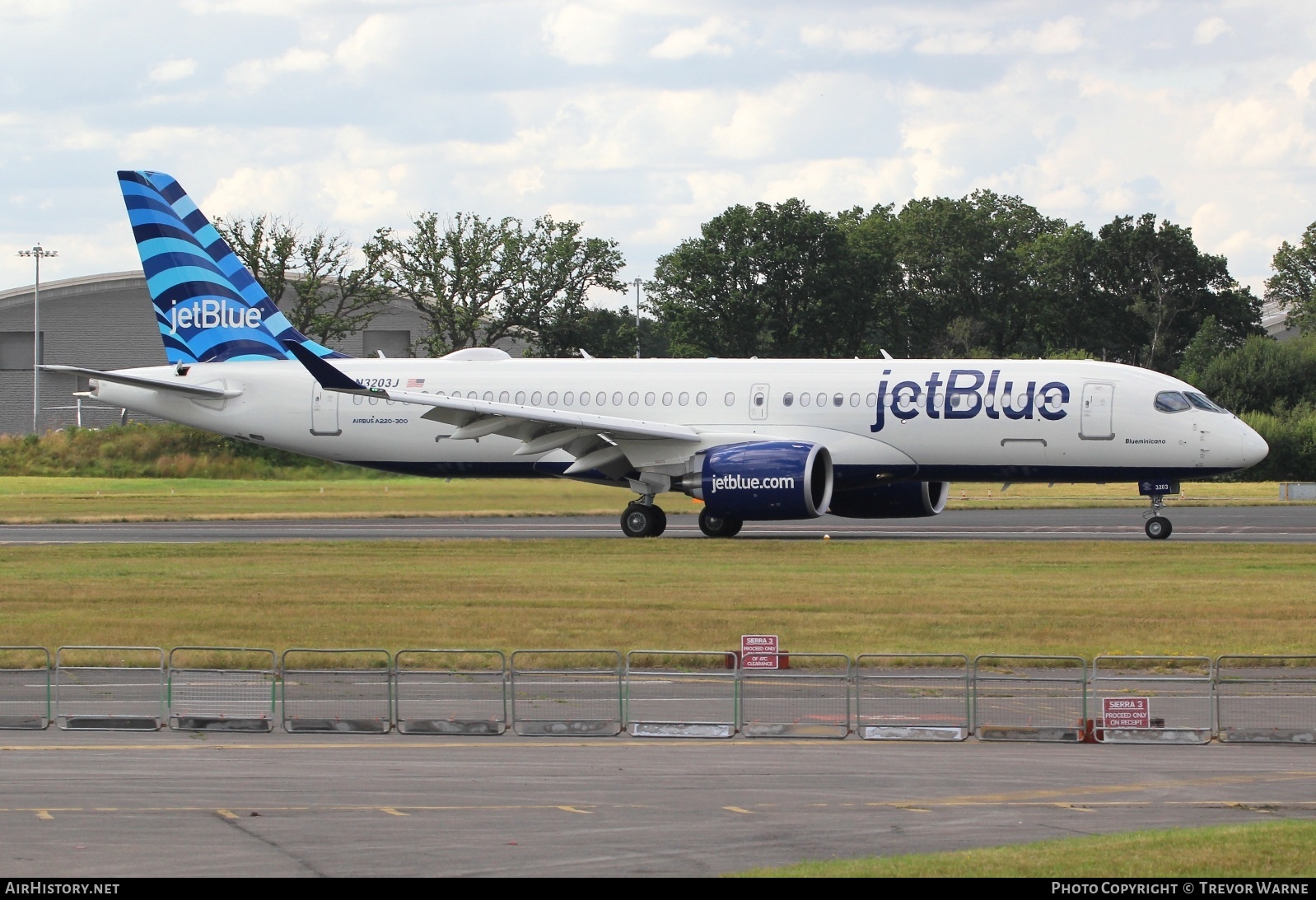 Aircraft Photo of N3203J | Airbus A220-300 (BD-500-1A11) | JetBlue Airways | AirHistory.net #708980