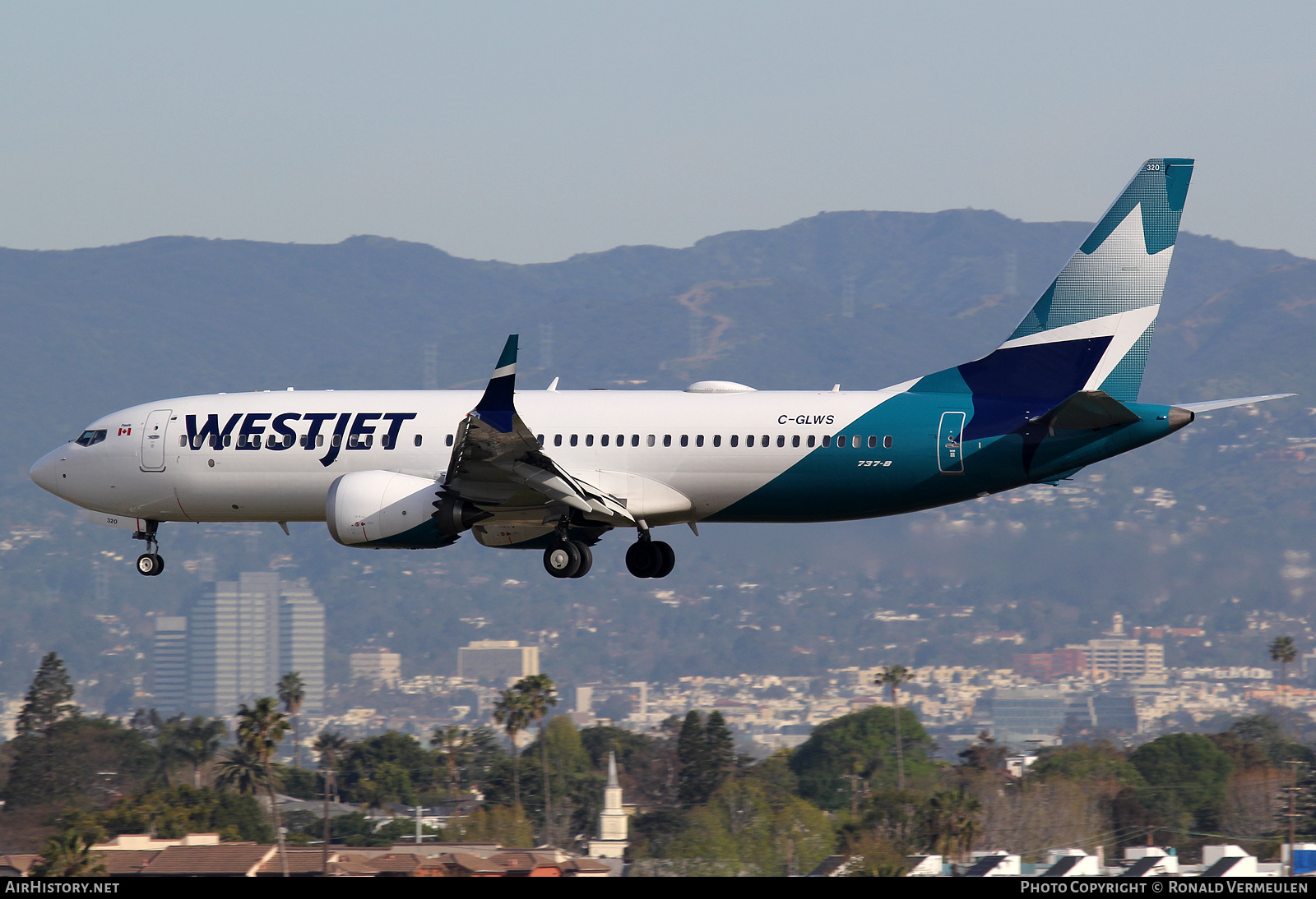 Aircraft Photo of C-GLWS | Boeing 737-8 Max 8 | WestJet | AirHistory.net #708986