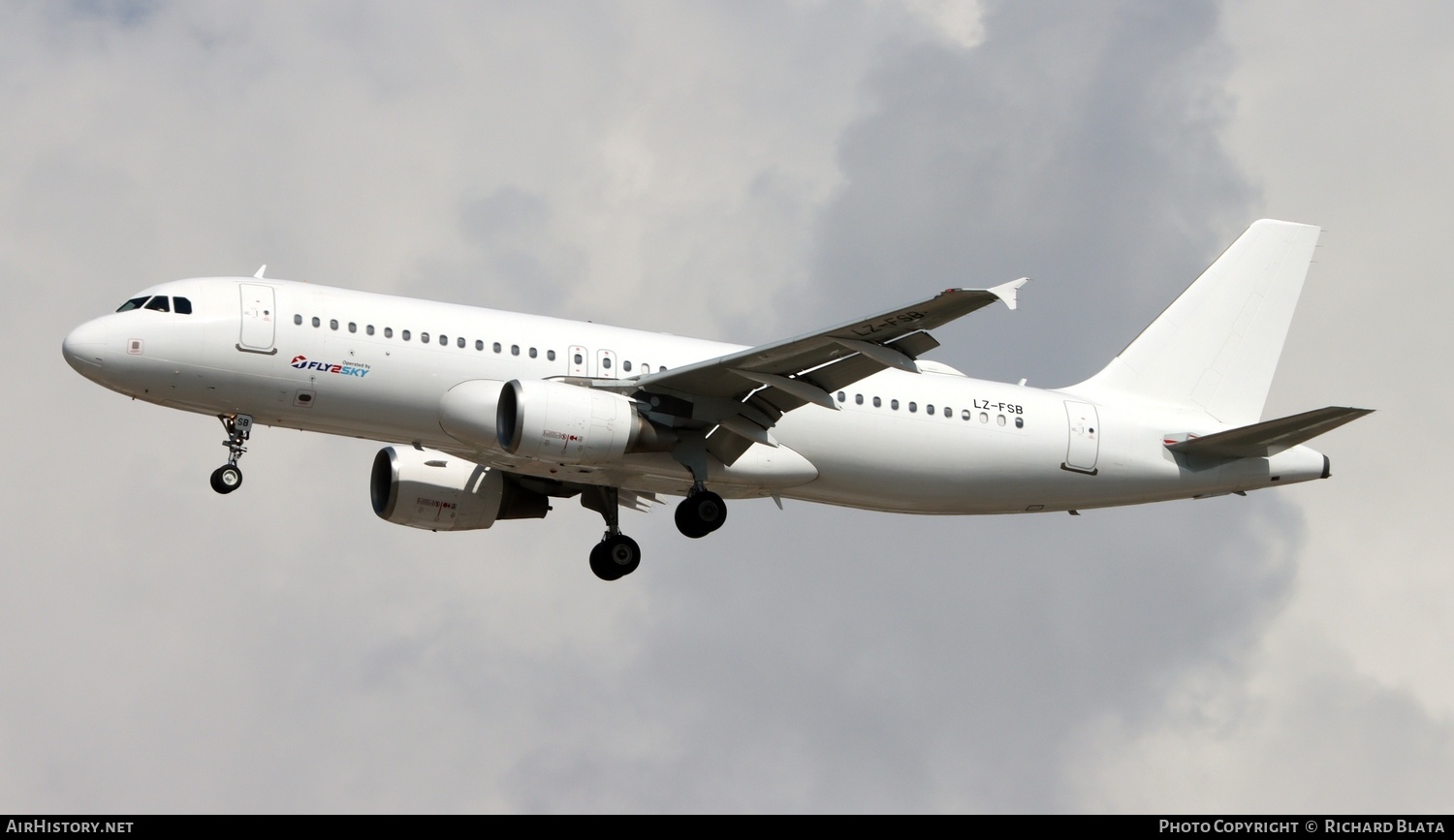 Aircraft Photo of LZ-FSB | Airbus A320-214 | Fly2Sky | AirHistory.net #709179