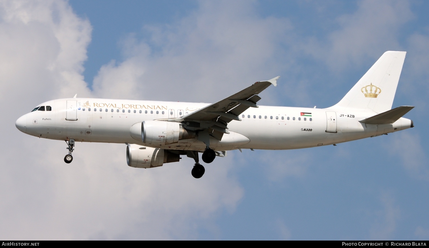 Aircraft Photo of JY-AZB | Airbus A320-214 | Royal Jordanian Airlines | AirHistory.net #709212
