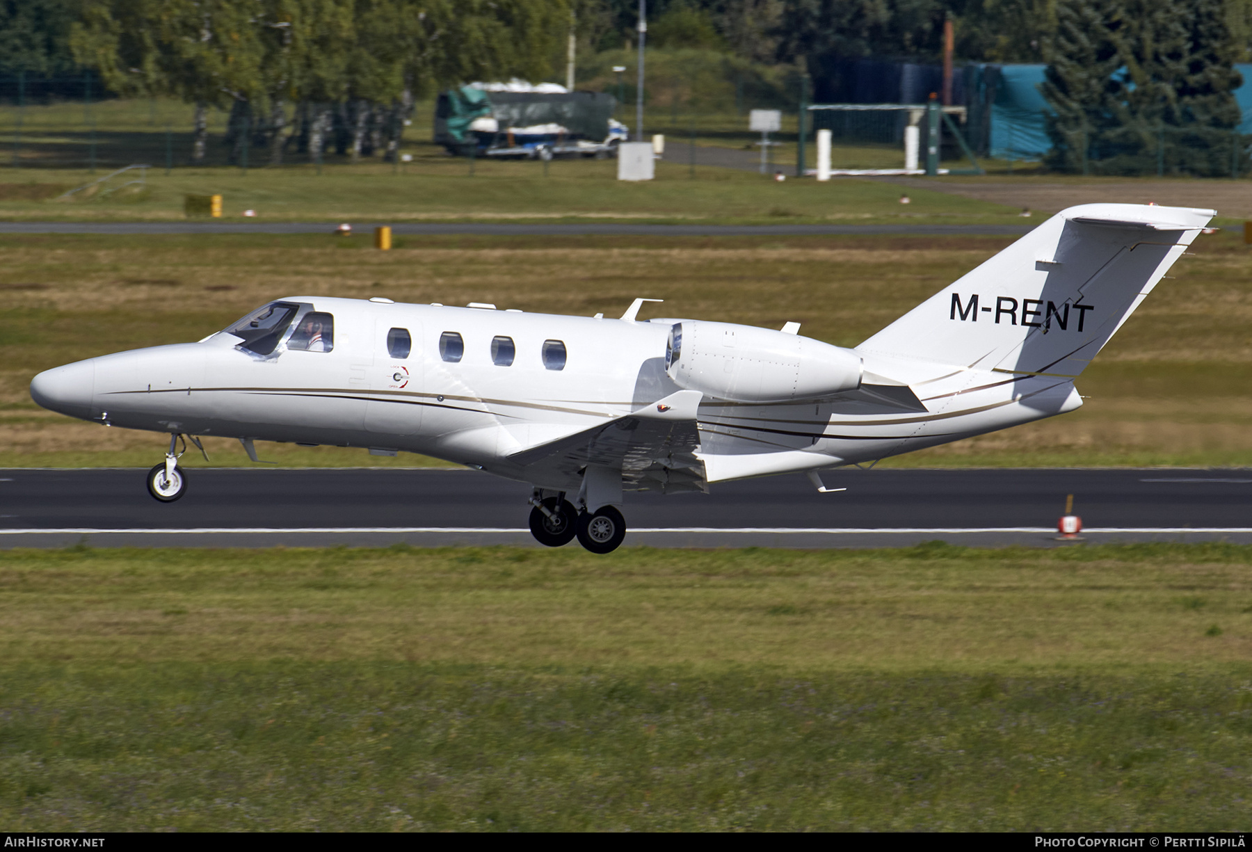 Aircraft Photo of M-RENT | Cessna 525 CitationJet M2 | AirHistory.net #709252