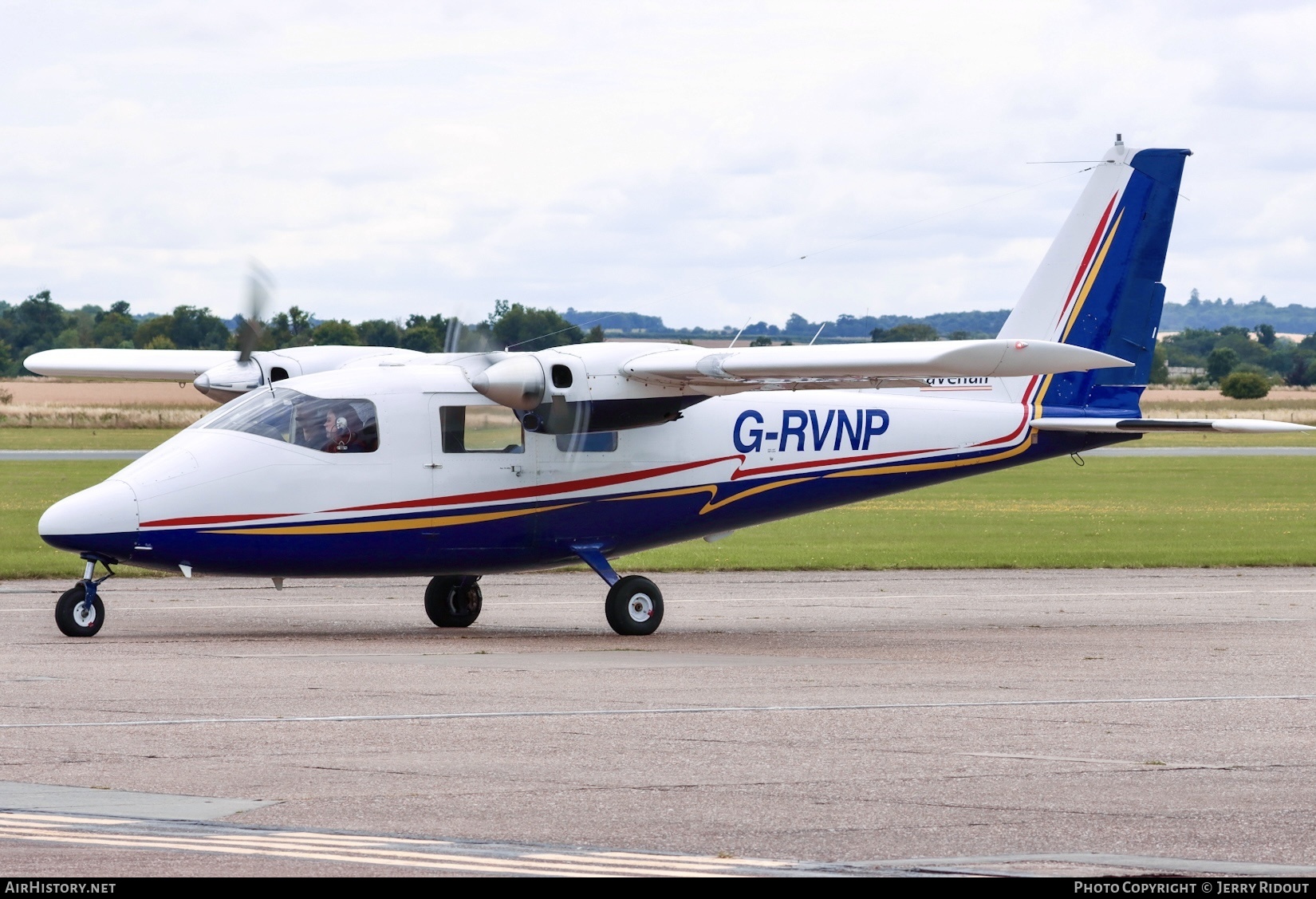 Aircraft Photo of G-RVNP | Partenavia P-68B Victor | Ravenair | AirHistory.net #709275