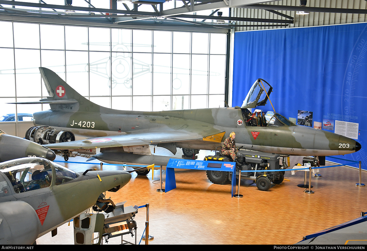Aircraft Photo of J-4203 / HB-RVW | Hawker Hunter T68 | Switzerland - Air Force | AirHistory.net #709395