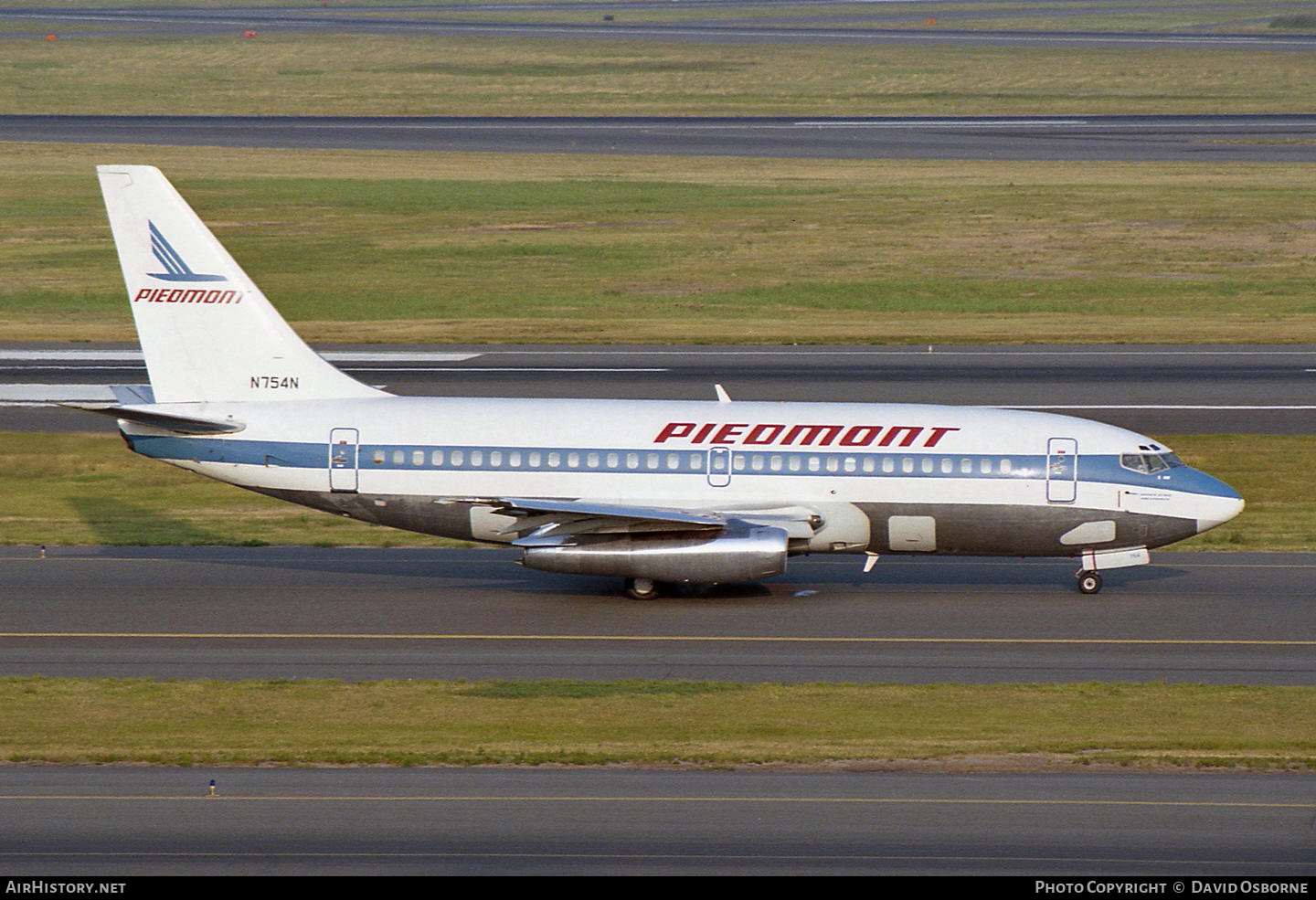 Aircraft Photo of N754N | Boeing 737-2H5 | Piedmont Airlines | AirHistory.net #709415