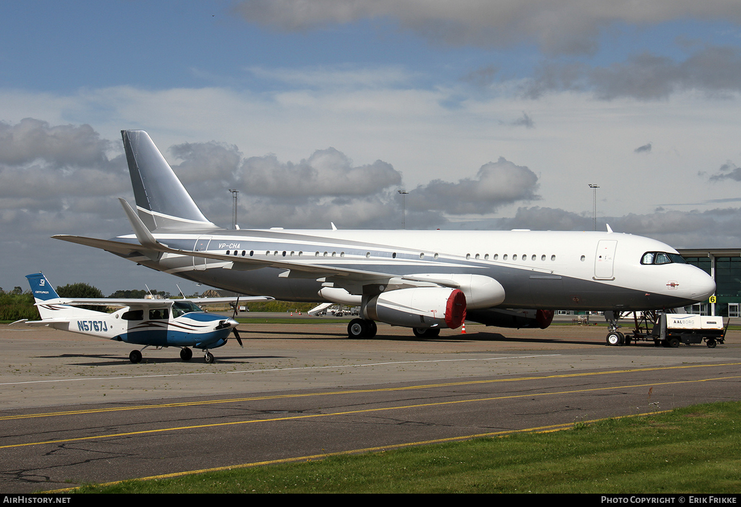 Aircraft Photo of VP-CHA | Airbus ACJ320 (A320-232/CJ) | AirHistory.net #709416