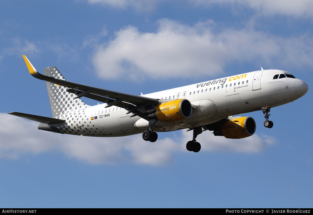 Aircraft Photo of EC-MAN | Airbus A320-214 | Vueling Airlines | AirHistory.net #709783
