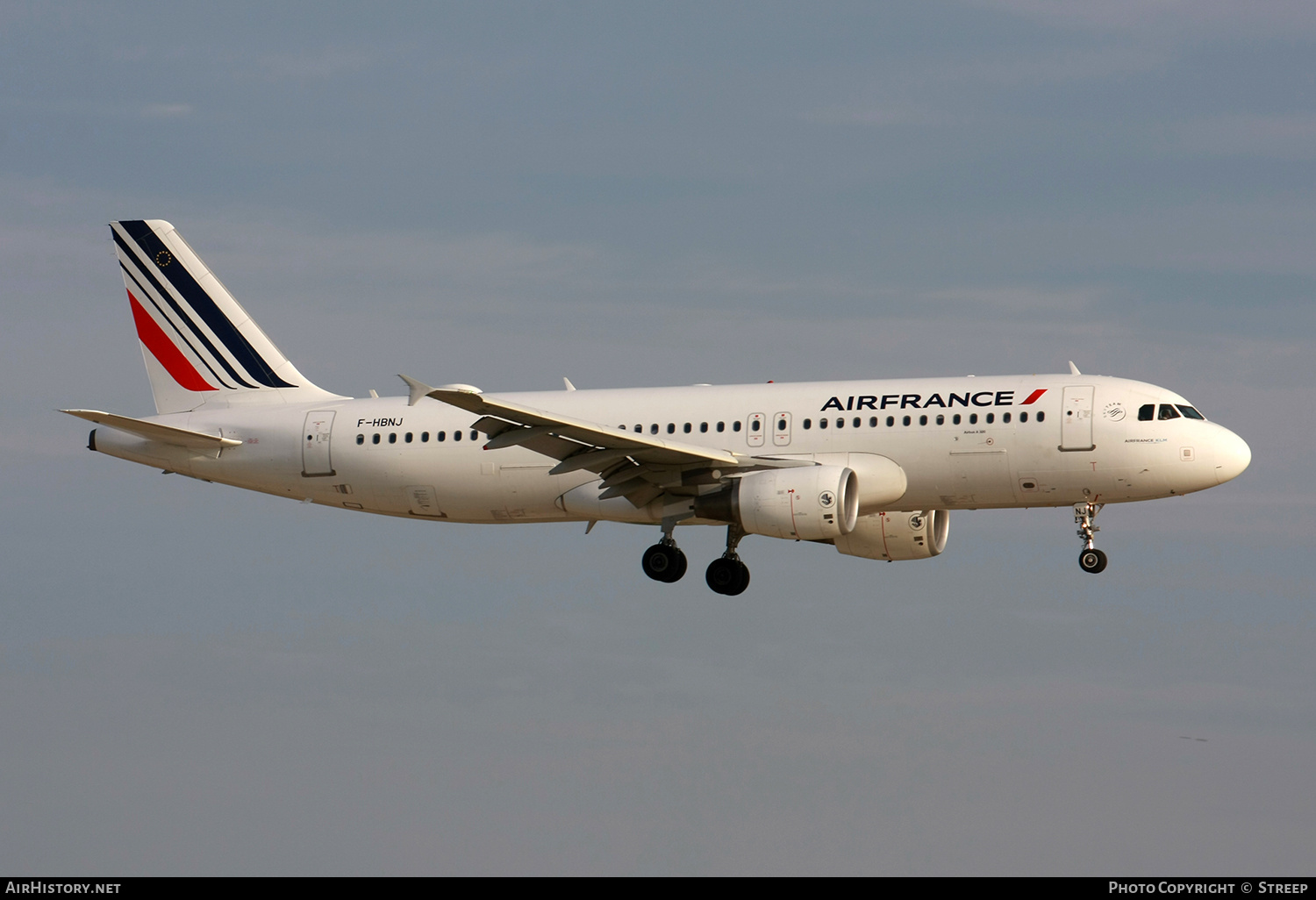 Aircraft Photo of F-HBNJ | Airbus A320-214 | Air France | AirHistory.net #709851