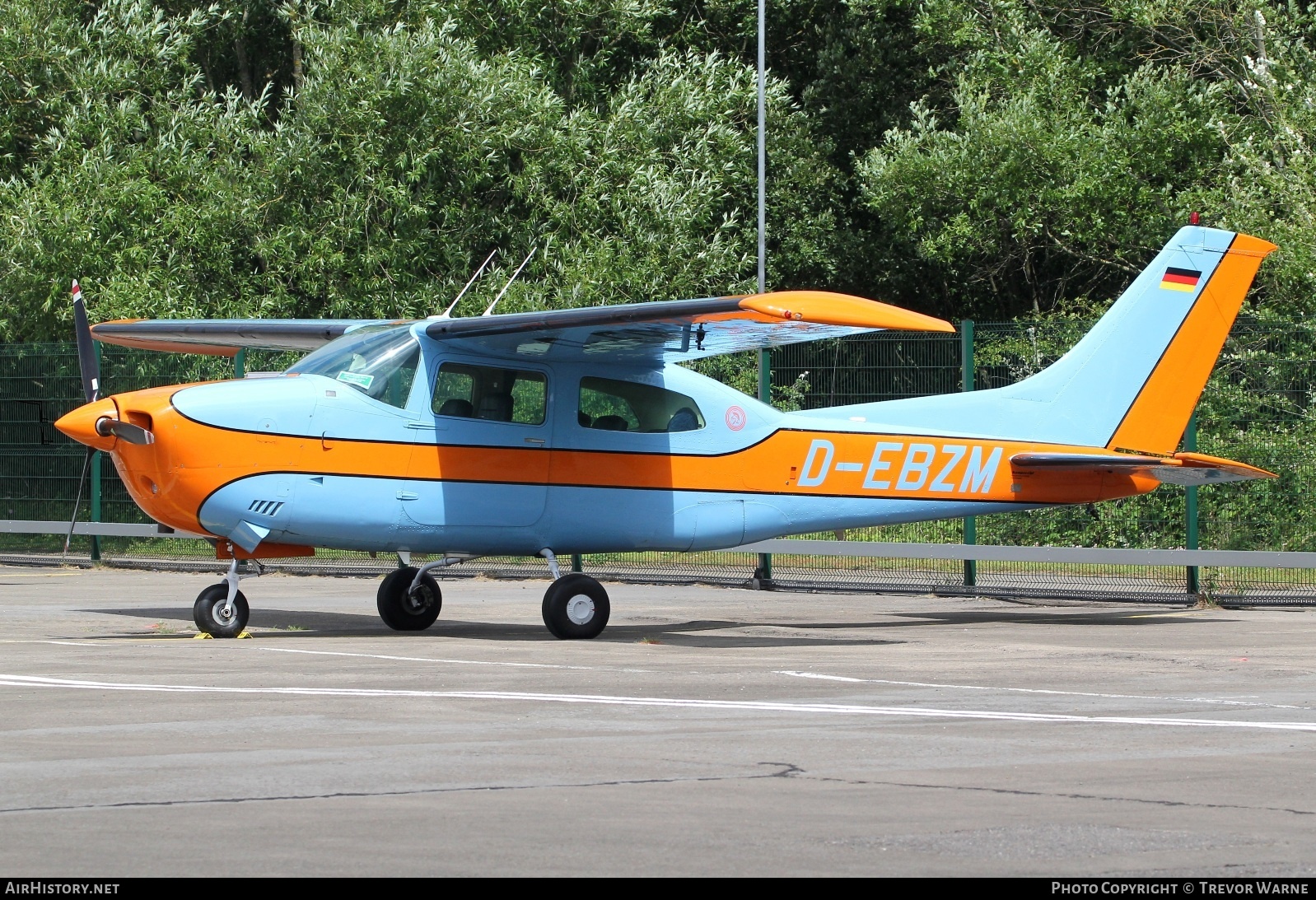 Aircraft Photo of D-EBZM | Cessna T210L Turbo Centurion | AirHistory.net #709898
