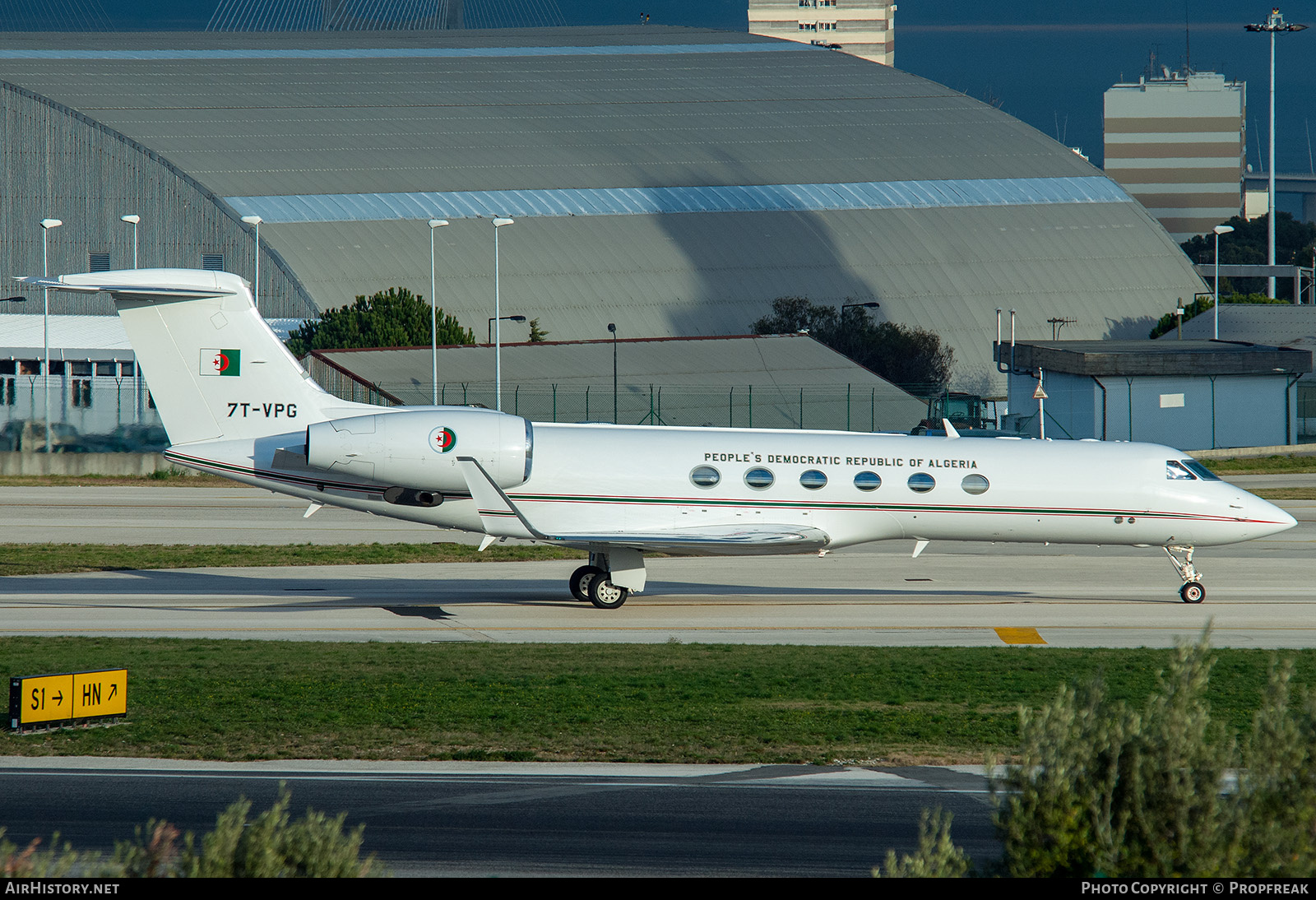 Aircraft Photo of 7T-VPG | Gulfstream Aerospace G-V Gulfstream V | Democratic and Popular Republic of Algeria | AirHistory.net #709986