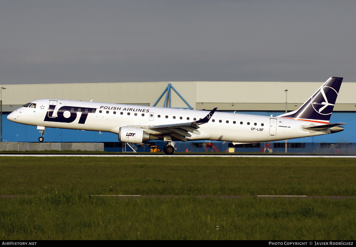 Aircraft Photo of SP-LNF | Embraer 195LR (ERJ-190-200LR) | LOT Polish Airlines - Polskie Linie Lotnicze | AirHistory.net #710073