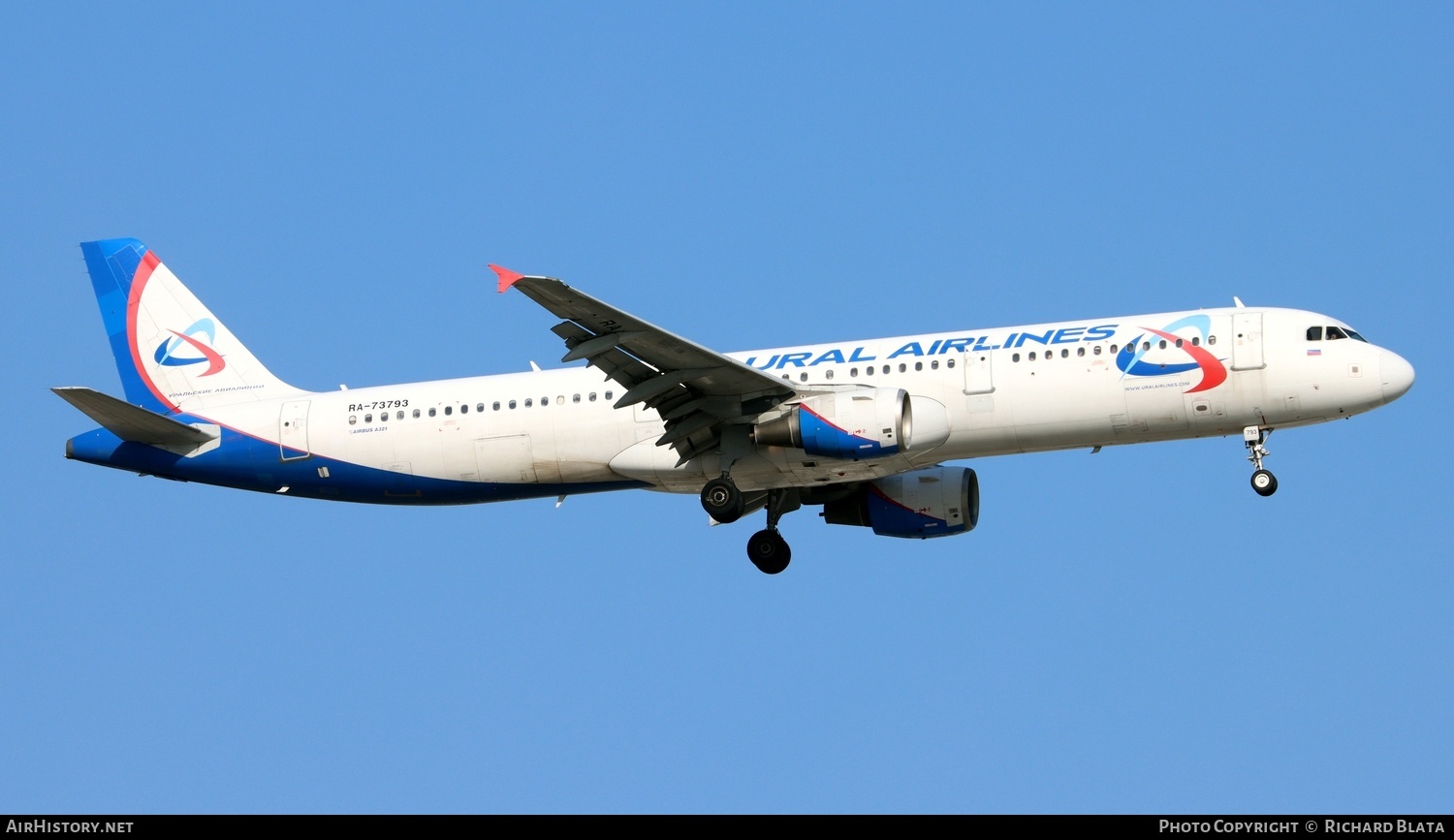 Aircraft Photo of RA-73793 | Airbus A321-211 | Ural Airlines | AirHistory.net #710089