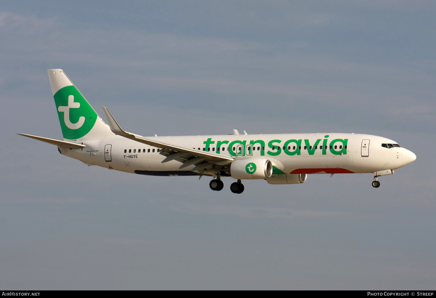 Aircraft Photo of F-HUYE | Boeing 737-800 | Transavia | AirHistory.net #710134
