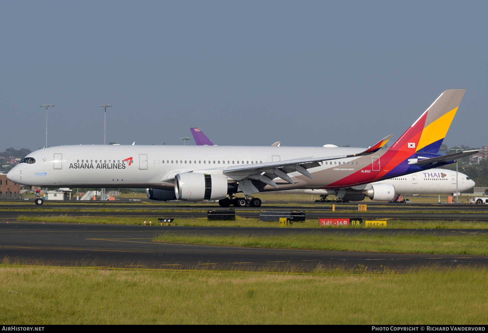 Aircraft Photo of HL8521 | Airbus A350-941 | Asiana Airlines | AirHistory.net #710135