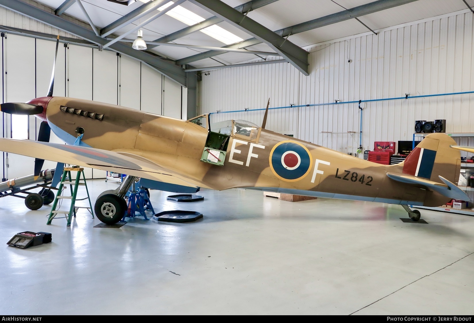 Aircraft Photo of G-CGZU / LZ842 | Supermarine 361 Spitfire Mk9 | UK - Air Force | AirHistory.net #710156