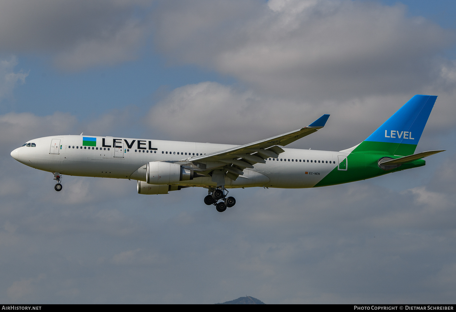 Aircraft Photo of EC-NEN | Airbus A330-202 | Level | AirHistory.net #710256