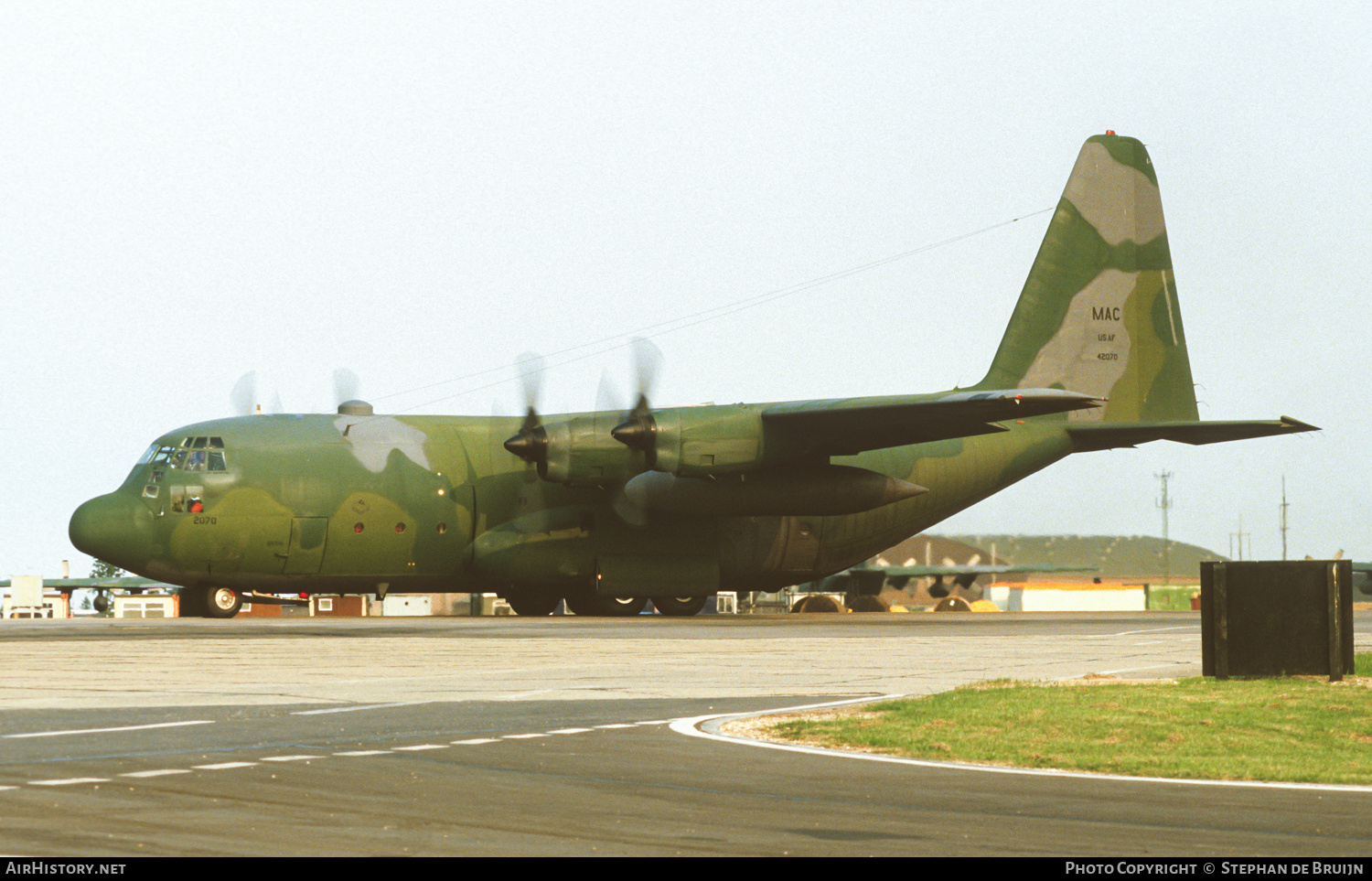 Aircraft Photo of 74-2070 / 42070 | Lockheed C-130H Hercules | USA - Air Force | AirHistory.net #710397