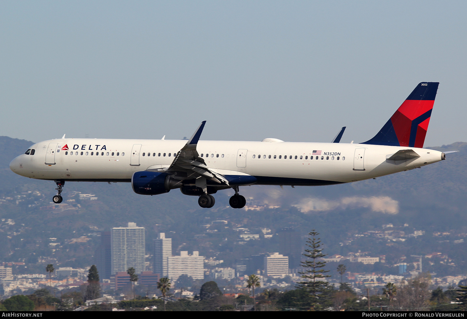 Aircraft Photo of N352DN | Airbus A321-211 | Delta Air Lines | AirHistory.net #710414