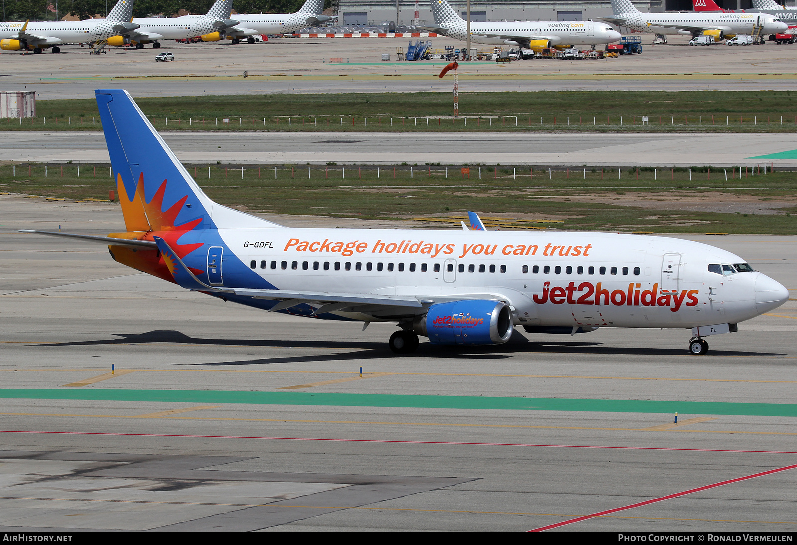 Aircraft Photo of G-GDFL | Boeing 737-36N | Jet2 Holidays | AirHistory.net #710422