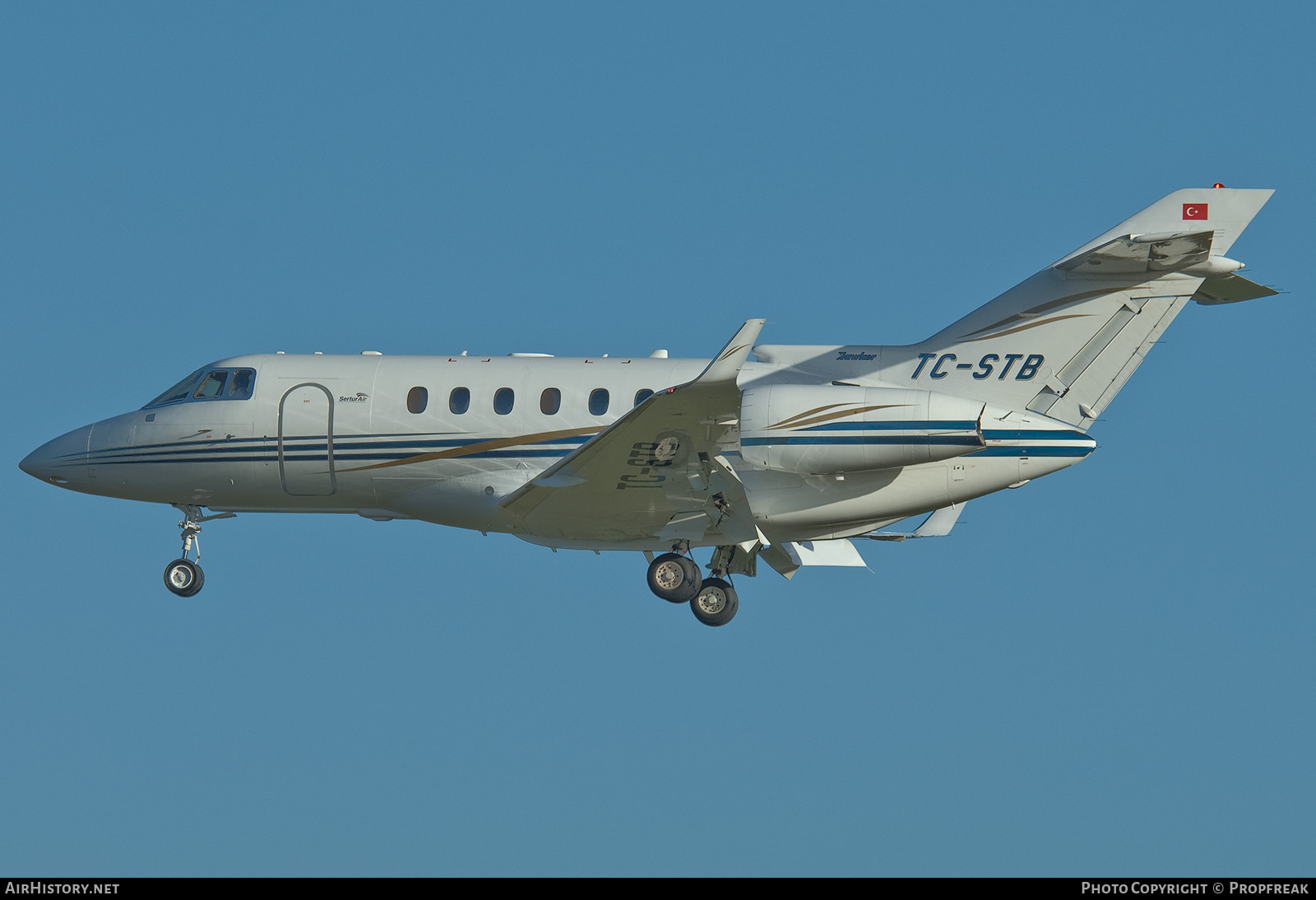 Aircraft Photo of TC-STB | Raytheon Hawker 850XP | Sertur Air | AirHistory.net #710449