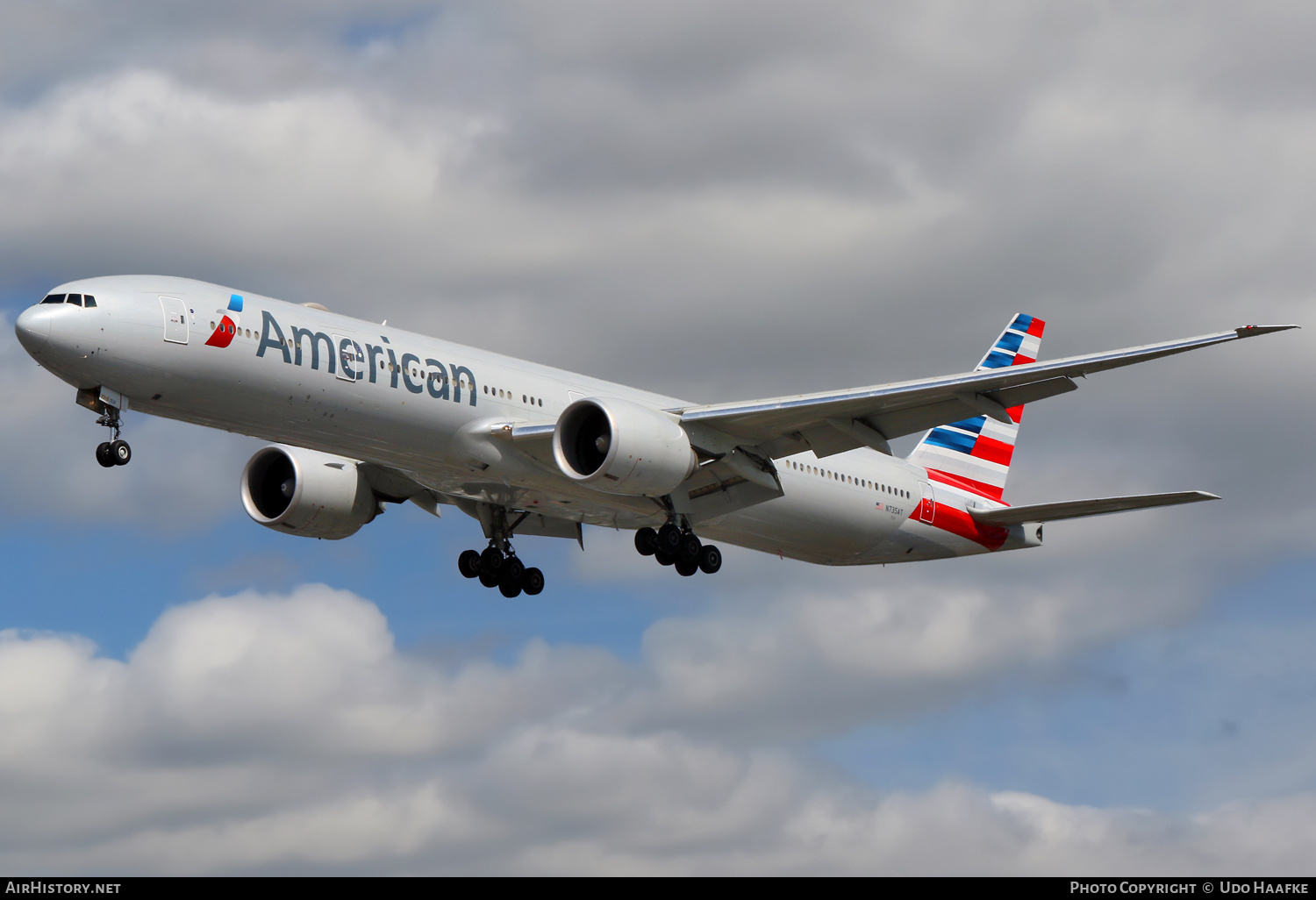 Aircraft Photo of N735AT | Boeing 777-323/ER | American Airlines | AirHistory.net #710547