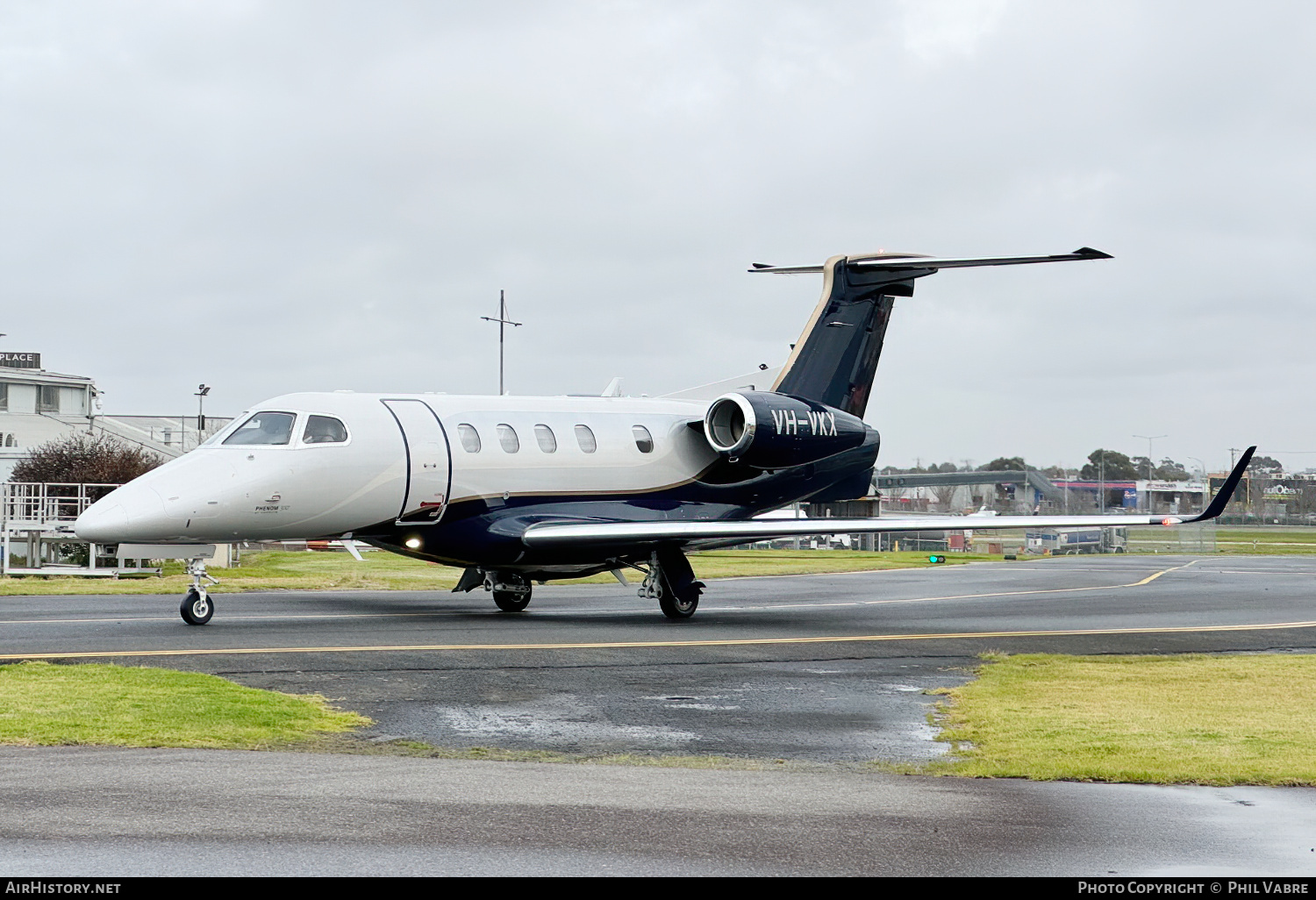 Aircraft Photo of VH-VKX | Embraer EMB-505 Phenom 300 | AirHistory.net #710626