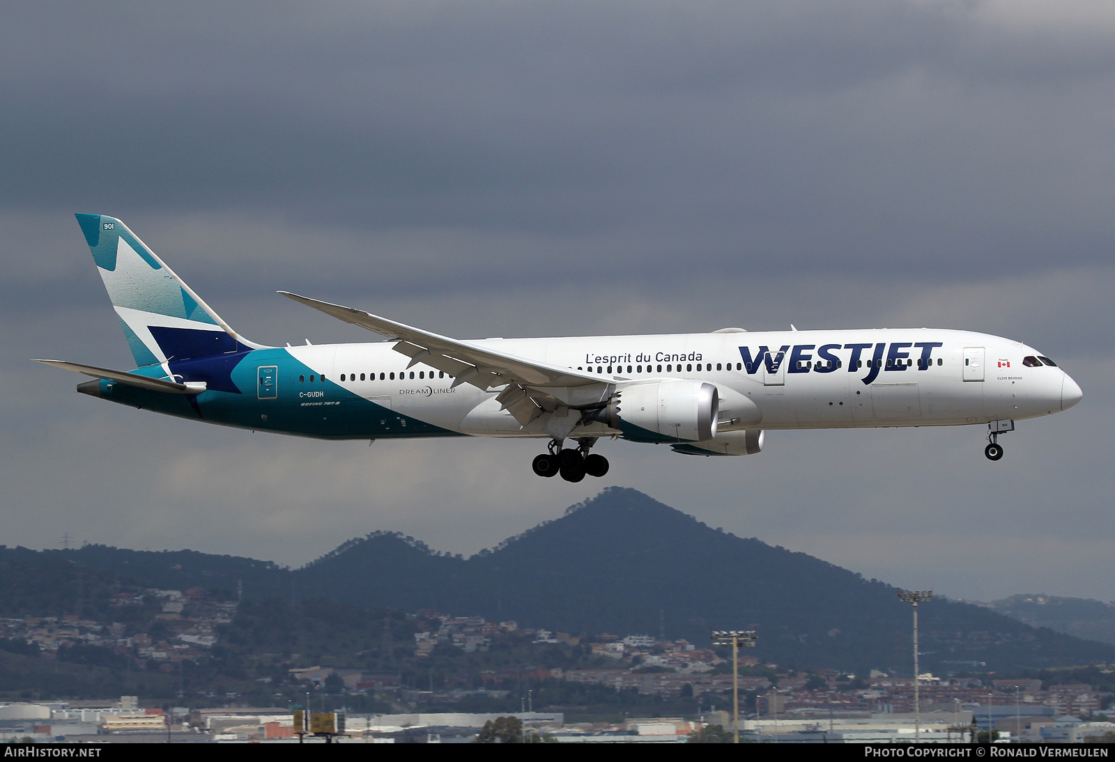 Aircraft Photo of C-GUDH | Boeing 787-9 Dreamliner | WestJet | AirHistory.net #710703