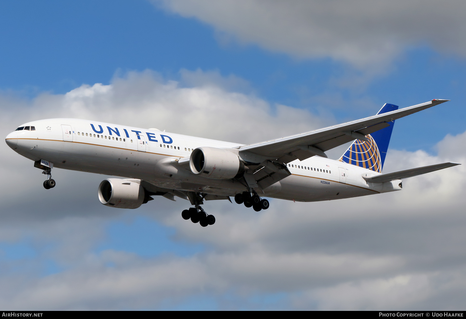 Aircraft Photo of N226UA | Boeing 777-222/ER | United Airlines | AirHistory.net #710711
