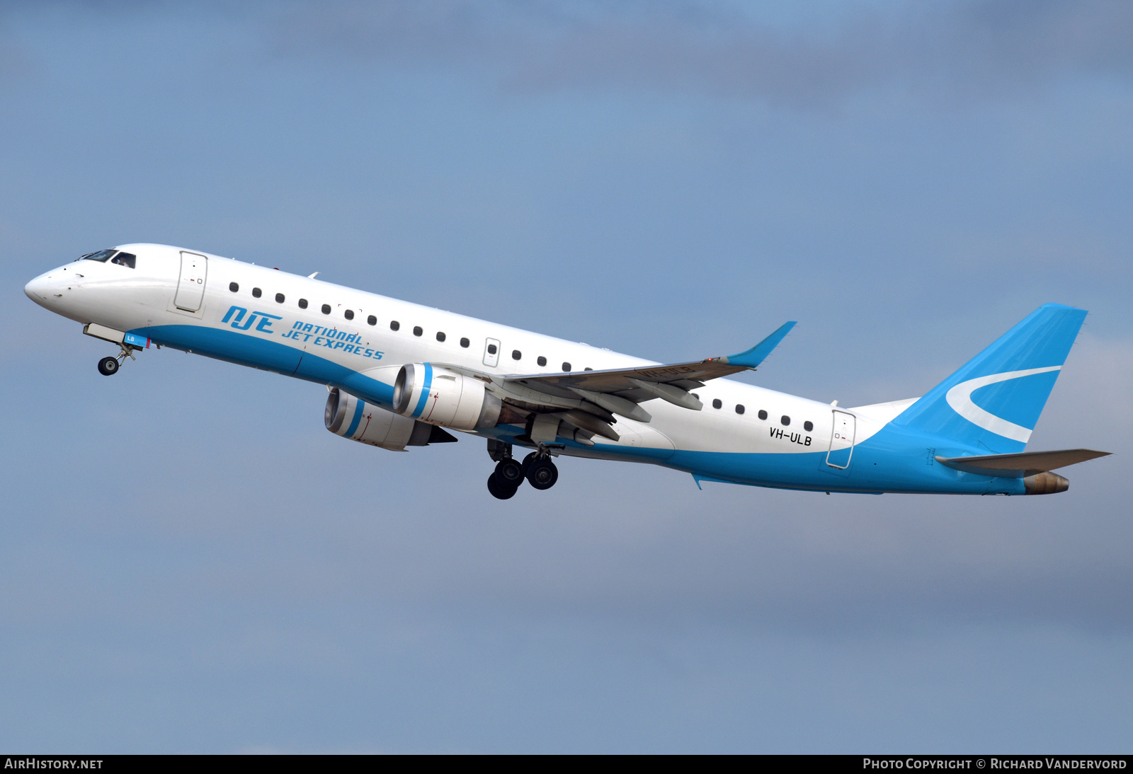 Aircraft Photo of VH-ULB | Embraer 190AR (ERJ-190-100IGW) | NJE - National Jet Express | AirHistory.net #710926