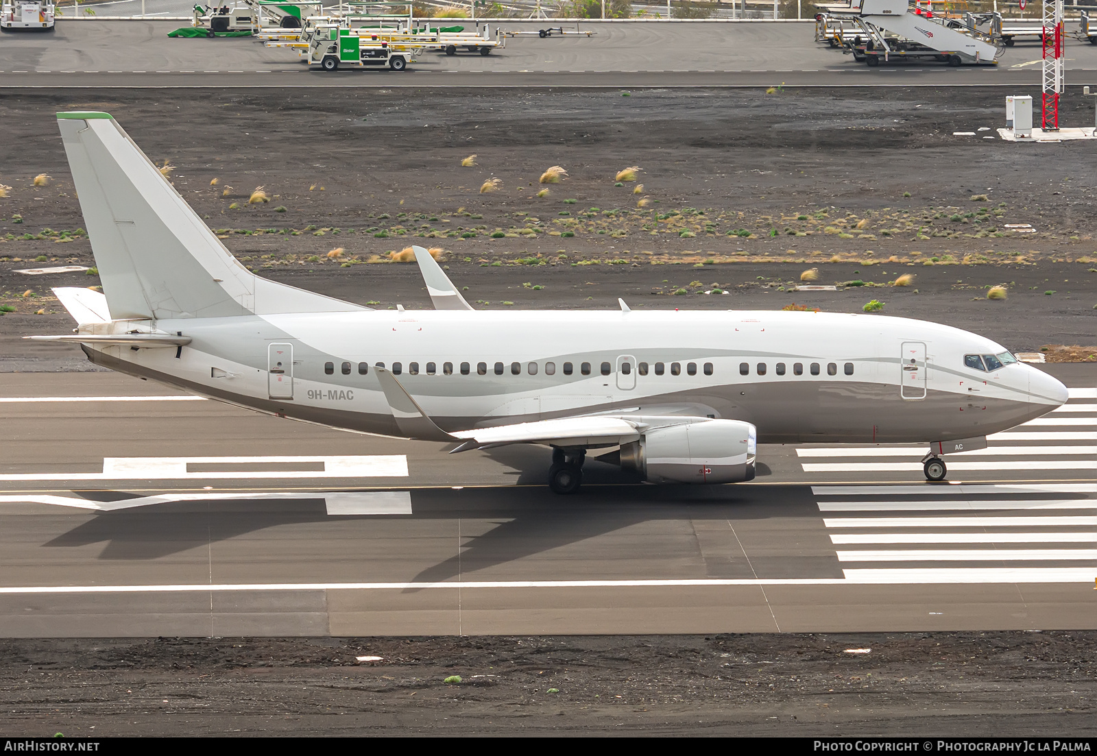 Aircraft Photo of 9H-MAC | Boeing 737-548 | AirHistory.net #710927