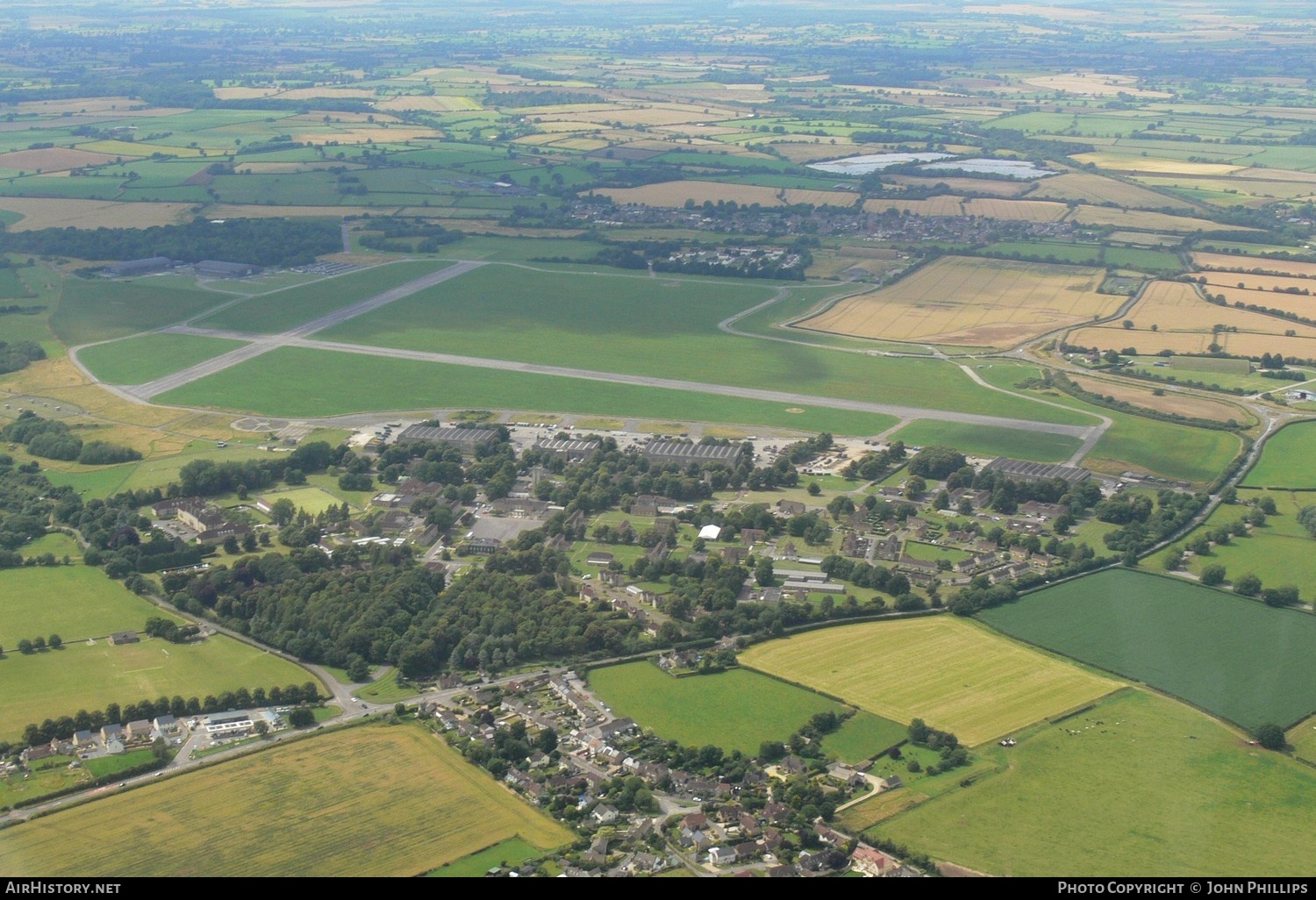 Airport photo of Hullavington (EGDV) (closed) in England, United Kingdom | AirHistory.net #710985