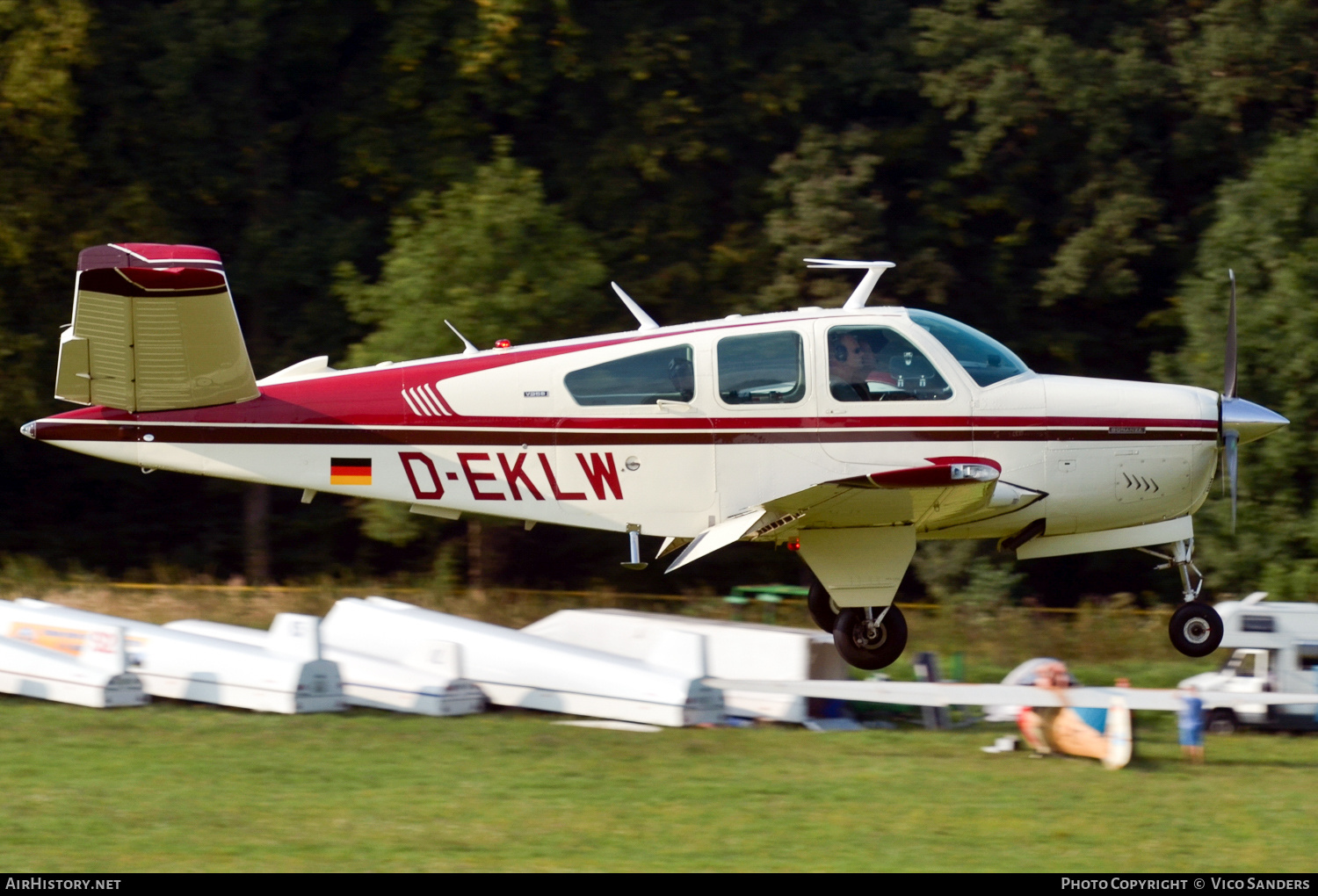 Aircraft Photo of D-EKLW | Beech V35B Bonanza | AirHistory.net #711040