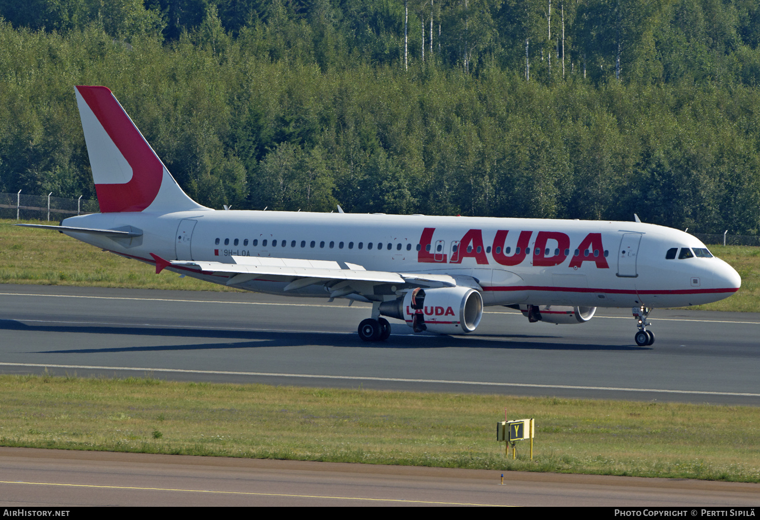 Aircraft Photo of 9H-LOA | Airbus A320-214 | Lauda | AirHistory.net #711041