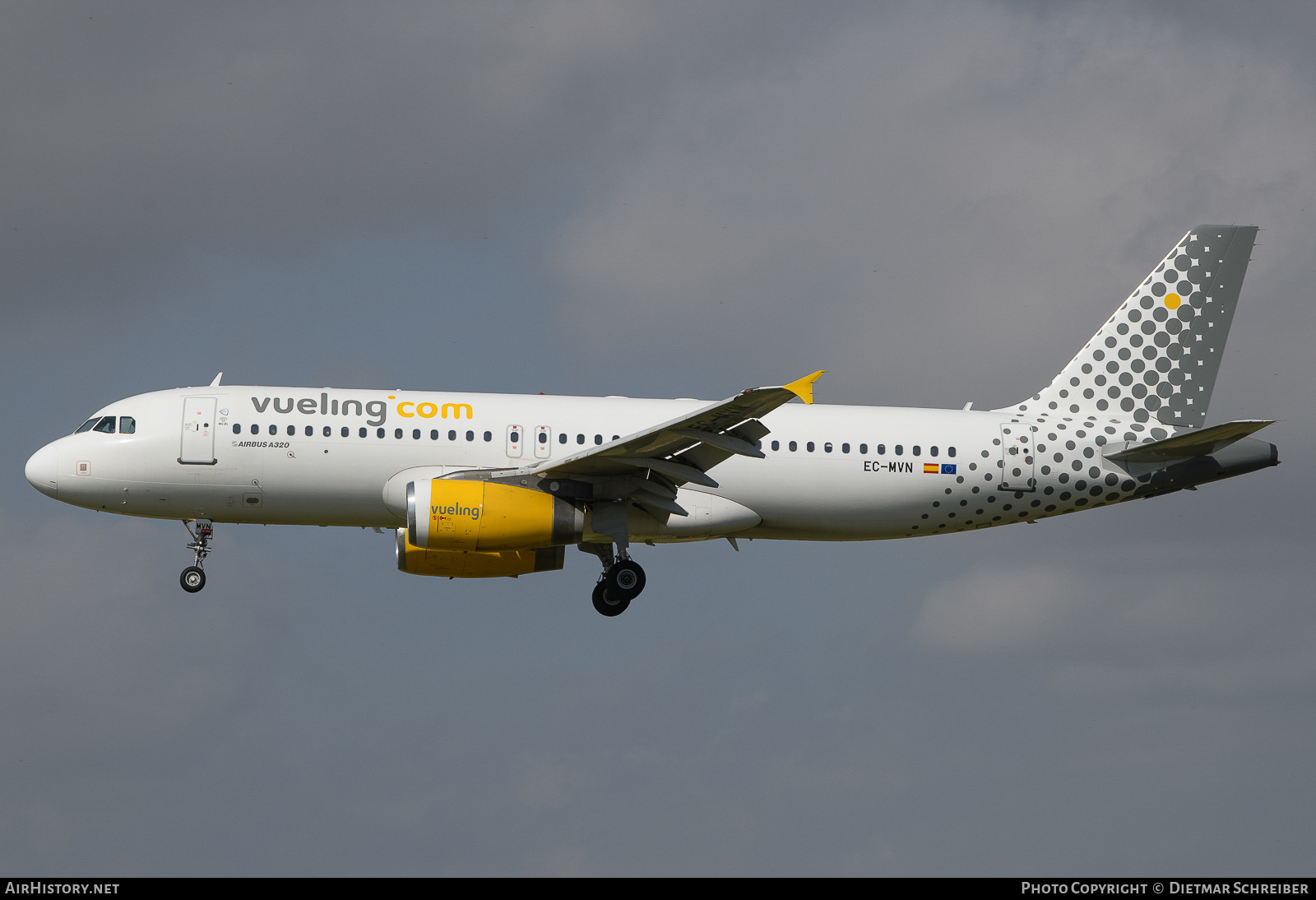Aircraft Photo of EC-MVN | Airbus A320-232 | Vueling Airlines | AirHistory.net #711095