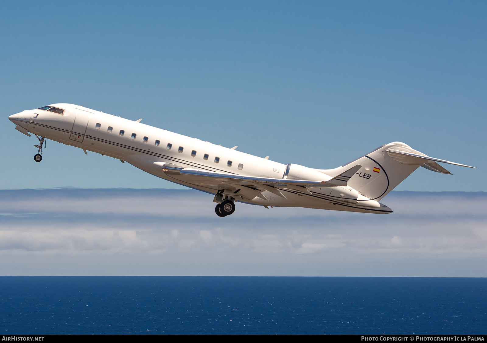Aircraft Photo of EC-LEB | Bombardier Global Express (BD-700-1A10) | AirHistory.net #711107