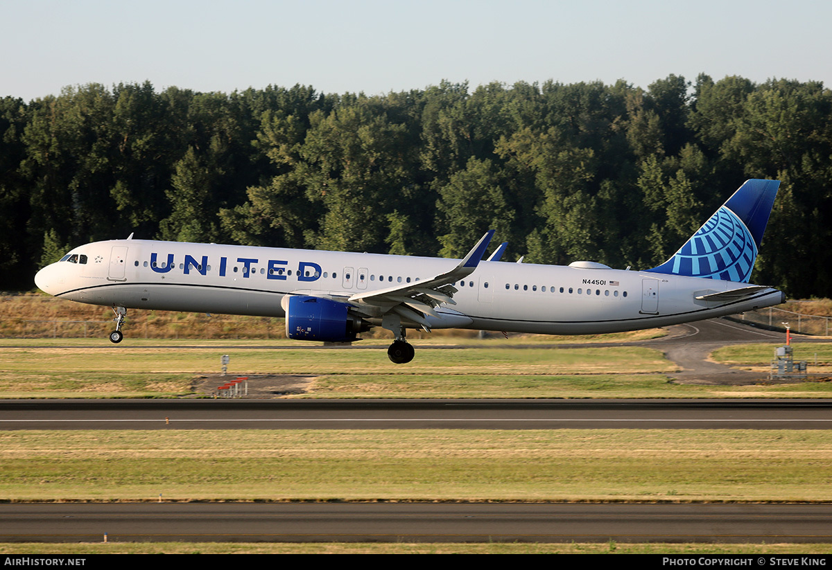 Aircraft Photo of N44501 | Airbus A321-271NX | United Airlines | AirHistory.net #711219