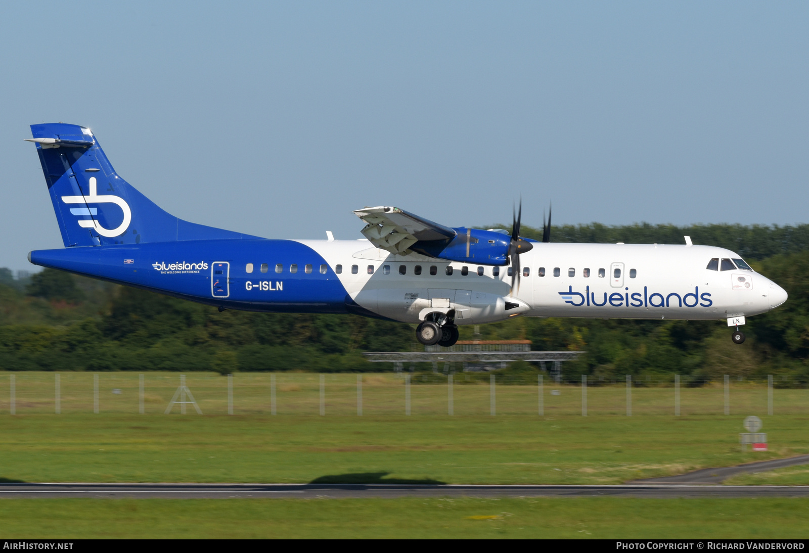 Aircraft Photo of G-ISLN | ATR ATR-72-500 (ATR-72-212A) | Blue Islands | AirHistory.net #711307