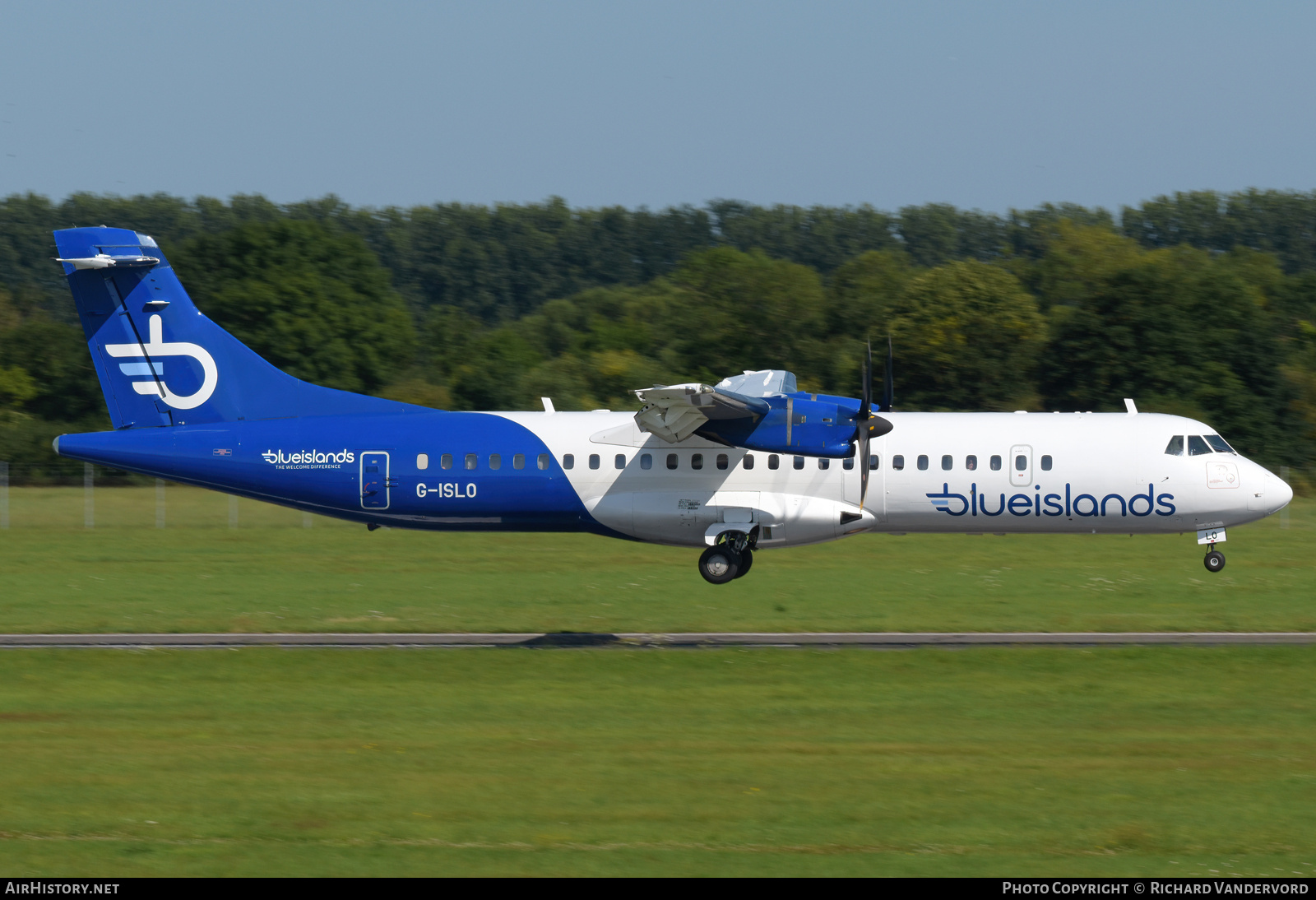 Aircraft Photo of G-ISLO | ATR ATR-72-500 (ATR-72-212A) | Blue Islands | AirHistory.net #711309