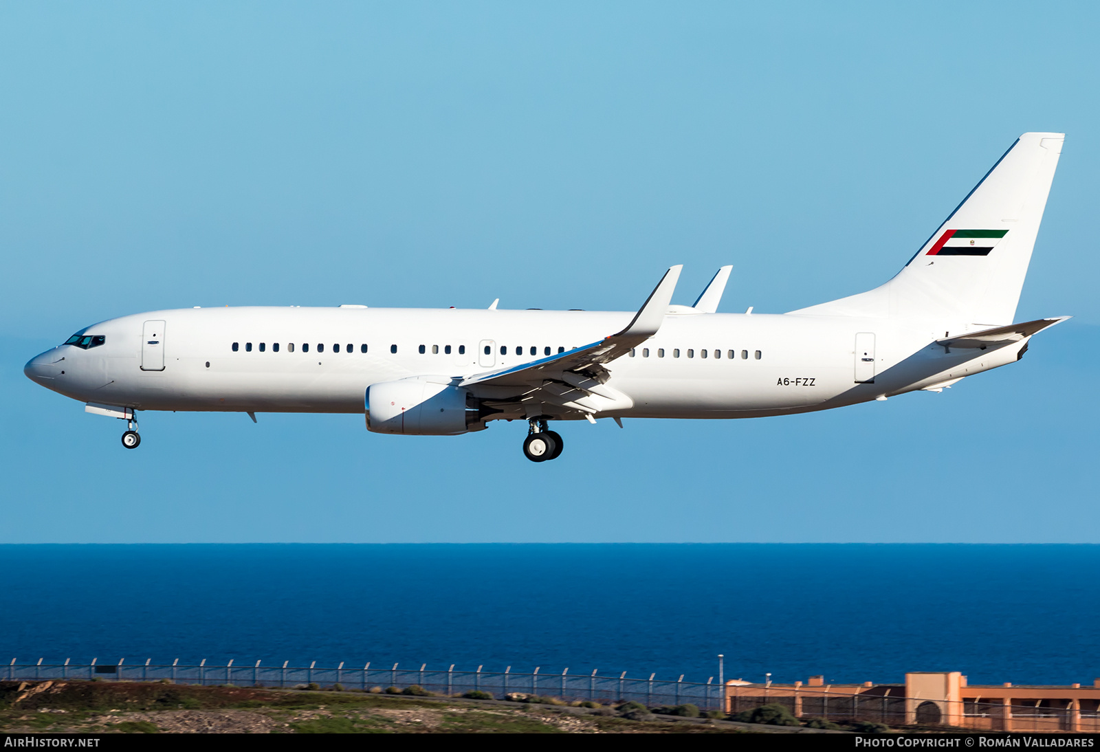 Aircraft Photo of A6-FZZ | Boeing 737-8KN | United Arab Emirates Government | AirHistory.net #711349