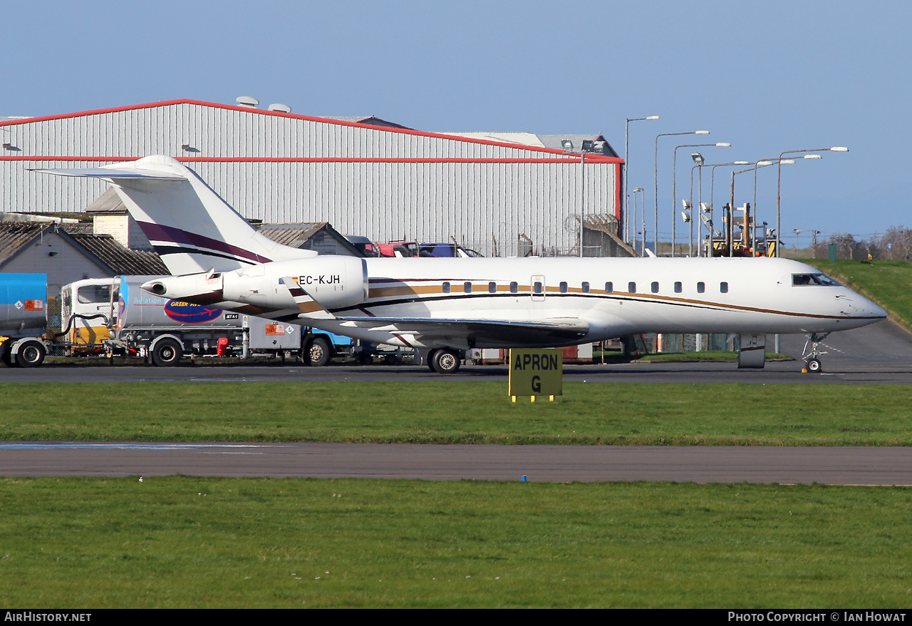Aircraft Photo of EC-KJH | Bombardier Global Express (BD-700-1A10) | AirHistory.net #711579