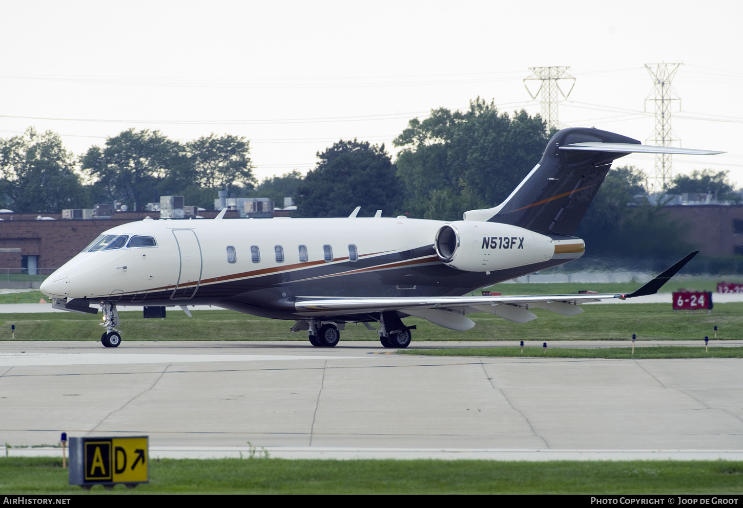 Aircraft Photo of N513FX | Bombardier Challenger 350 (BD-100-1A10) | AirHistory.net #711661