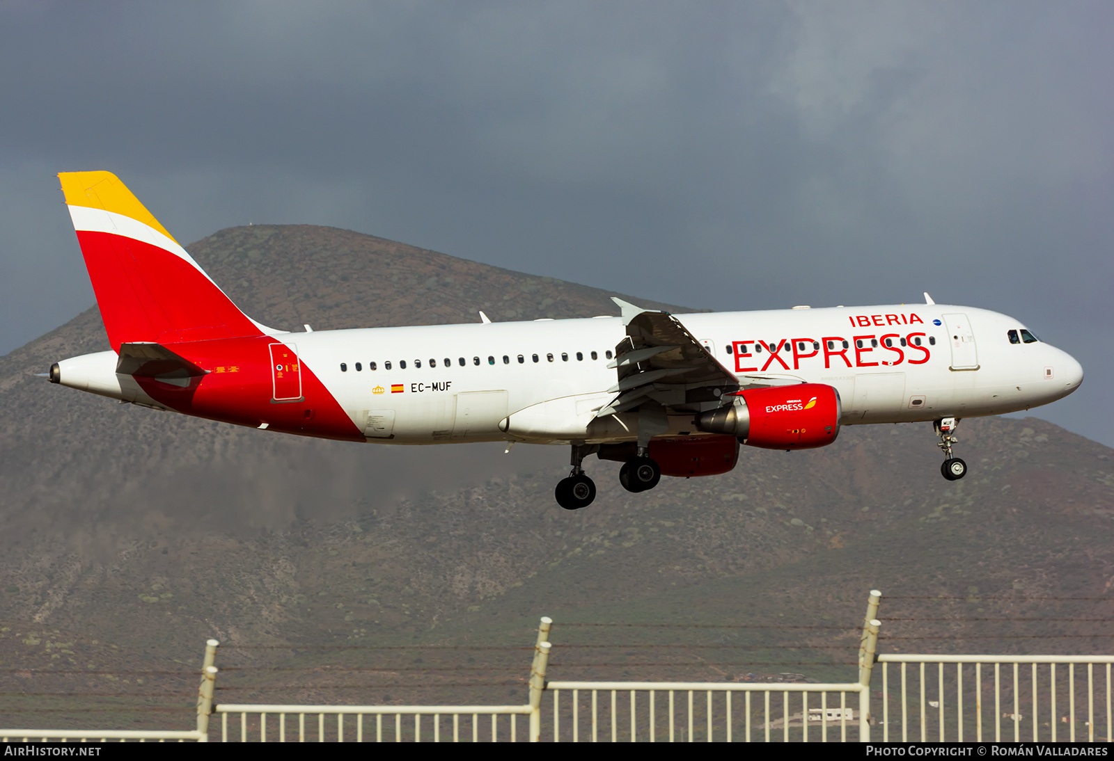 Aircraft Photo of EC-MUF | Airbus A320-214 | Iberia Express | AirHistory.net #711833