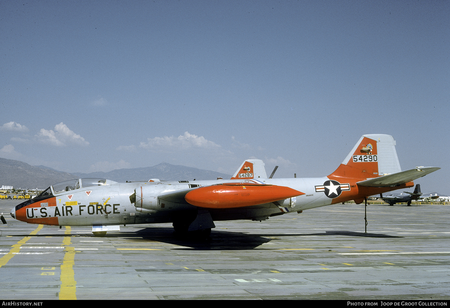 Aircraft Photo of 55-4290 / 54290 | Martin EB-57E Canberra | USA - Air Force | AirHistory.net #711925