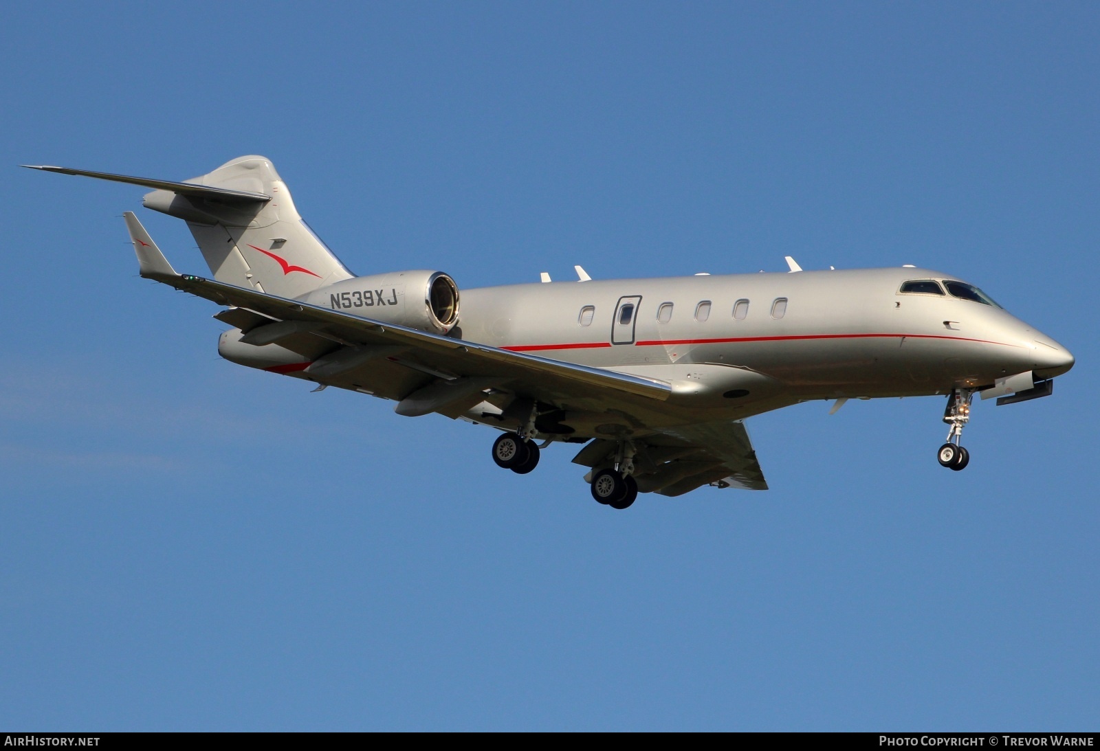 Aircraft Photo of N539XJ | Bombardier Challenger 300 (BD-100-1A10) | AirHistory.net #711992