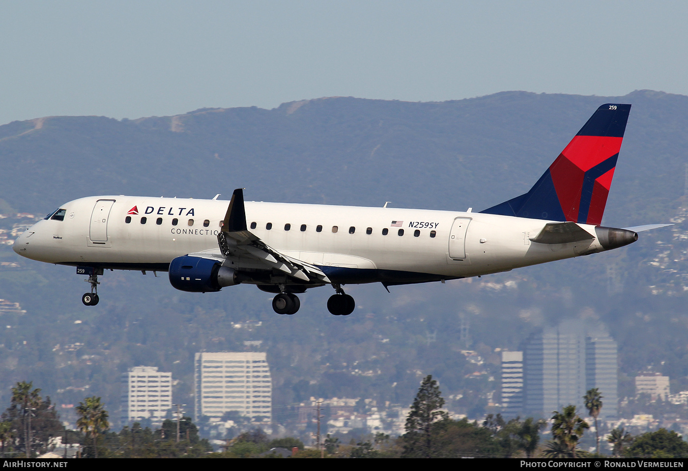 Aircraft Photo of N259SY | Embraer ERJ-175SC (ERJ-170-200SC) | Delta Connection | AirHistory.net #712179