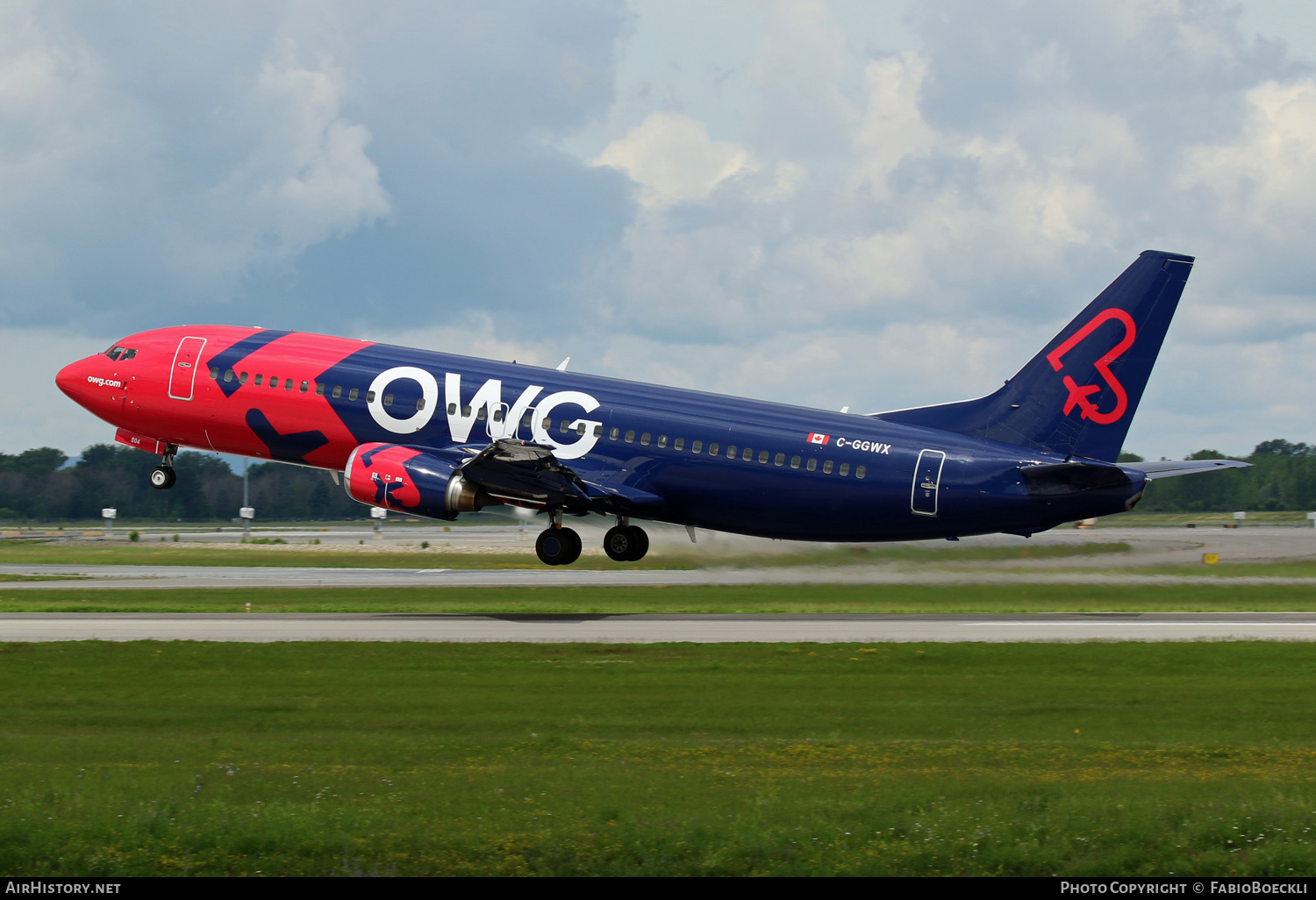 Aircraft Photo of C-GGWX | Boeing 737-408 | OWG - Off We Go | AirHistory.net #712180