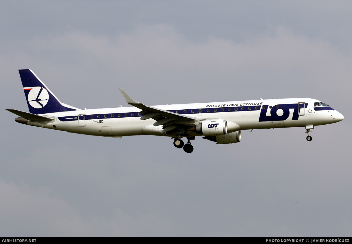Aircraft Photo of SP-LNC | Embraer 195LR (ERJ-190-200LR) | LOT Polish Airlines - Polskie Linie Lotnicze | AirHistory.net #712309