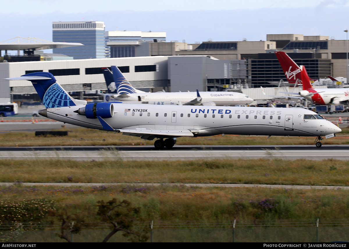 Aircraft Photo of N743SK | Bombardier CRJ-701 (CL-600-2C10) | United Express | AirHistory.net #712311