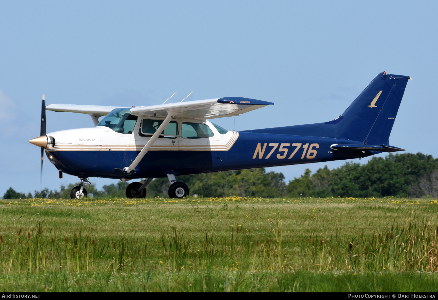 Aircraft Photo of N75716 | Cessna 172N Skyhawk | AirHistory.net #712351